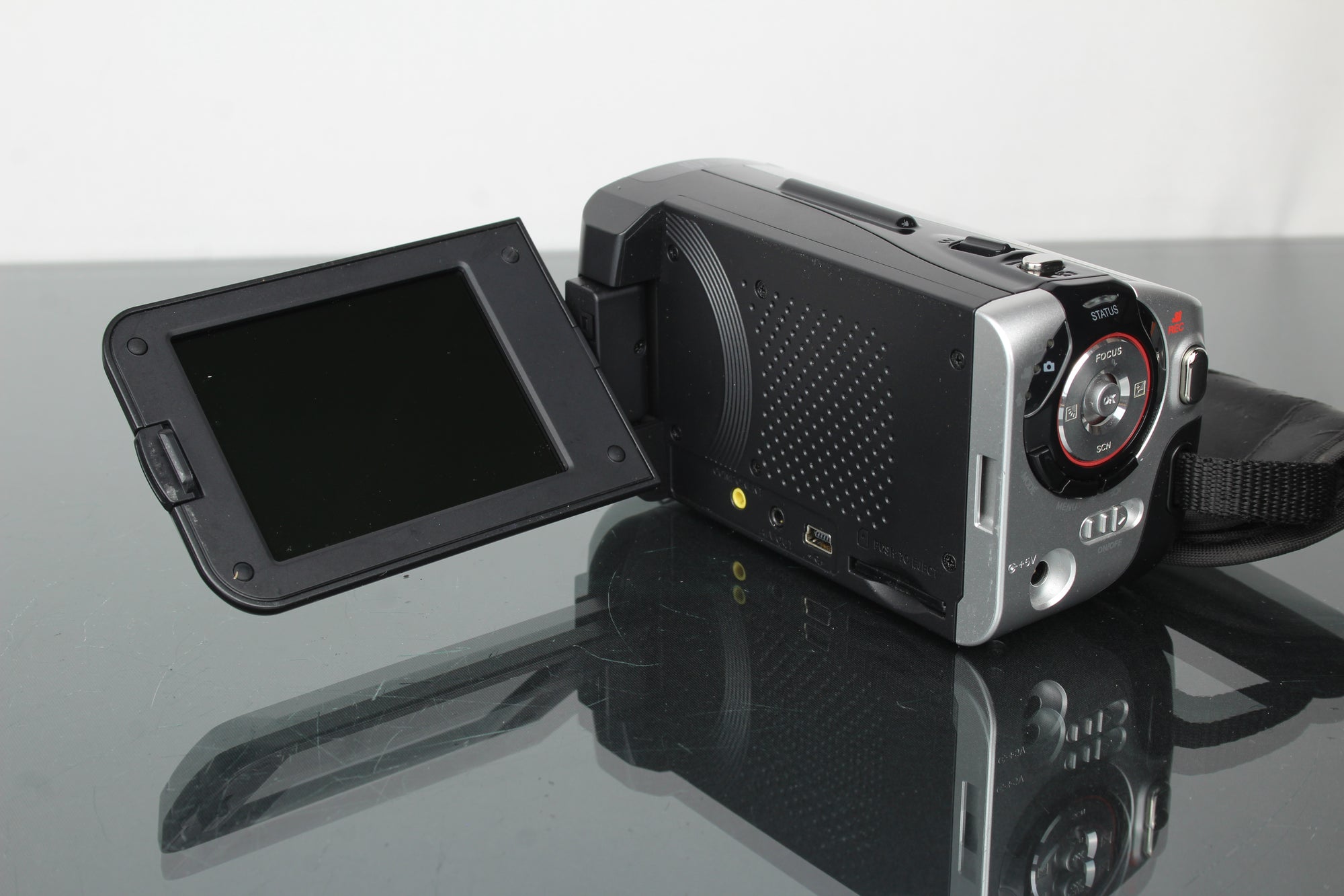Traveller HD 10X camcorder