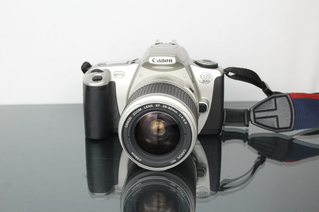 Canon EOS 300 + 28-90mm 1:4-5.6 Canon EF lens