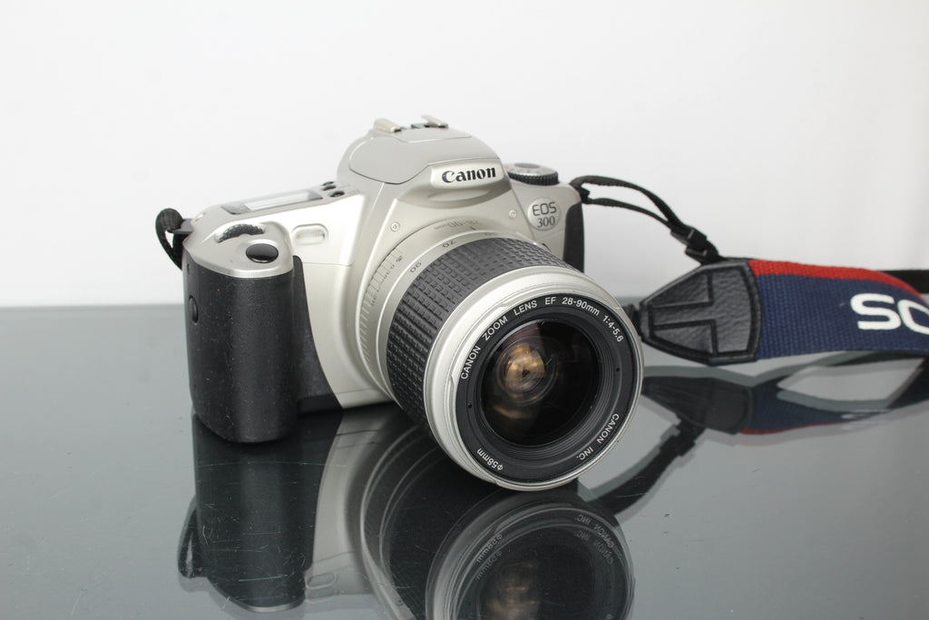 Canon EOS 300 + 28-90mm 1:4-5.6 Canon EF lens