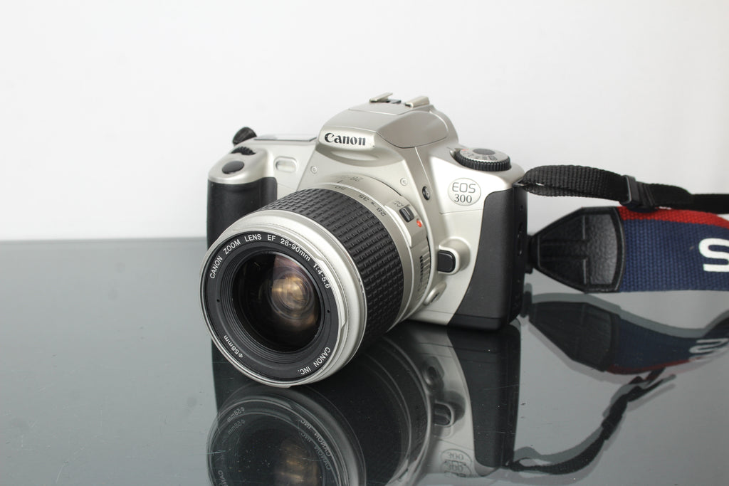 Canon EOS 300 + 28-90mm 1:4-5.6 Canon EF lens