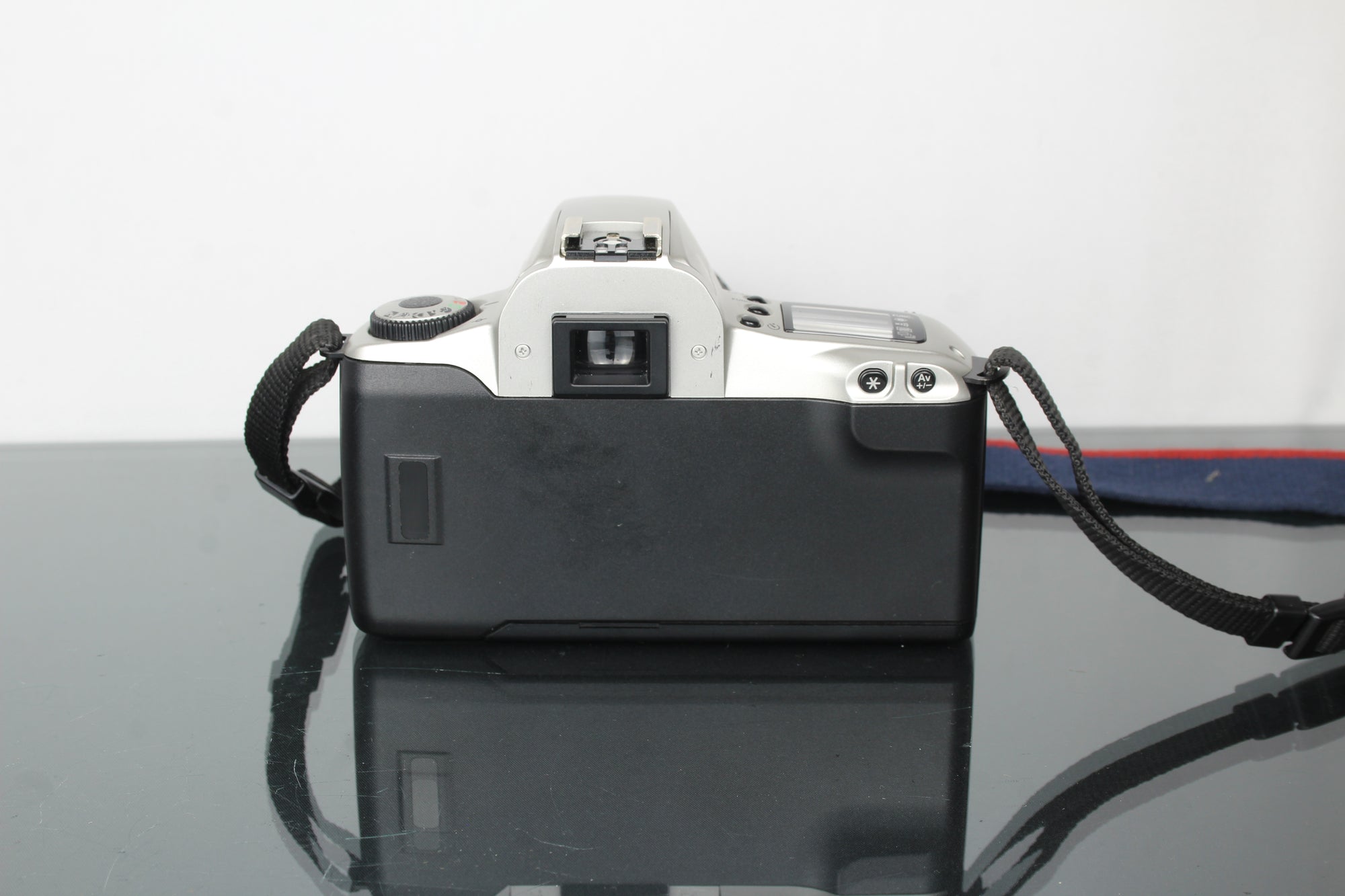 Canon EOS 300 + 28-90mm 1:4-5.6 Canon EF lens