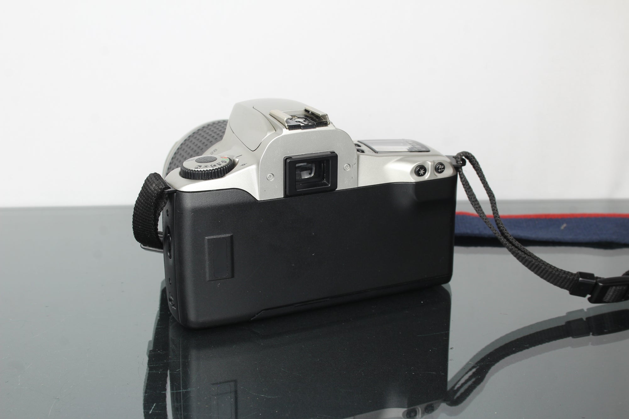 Canon EOS 300 + 28-90mm 1:4-5.6 Canon EF lens