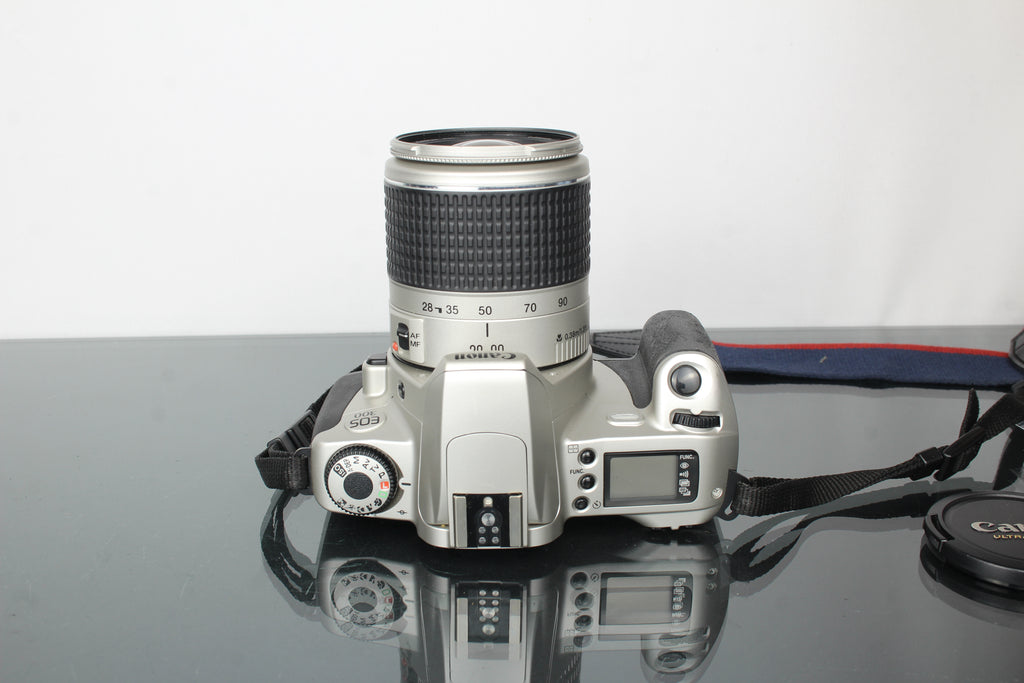 Canon EOS 300 + 28-90mm 1:4-5.6 Canon EF lens