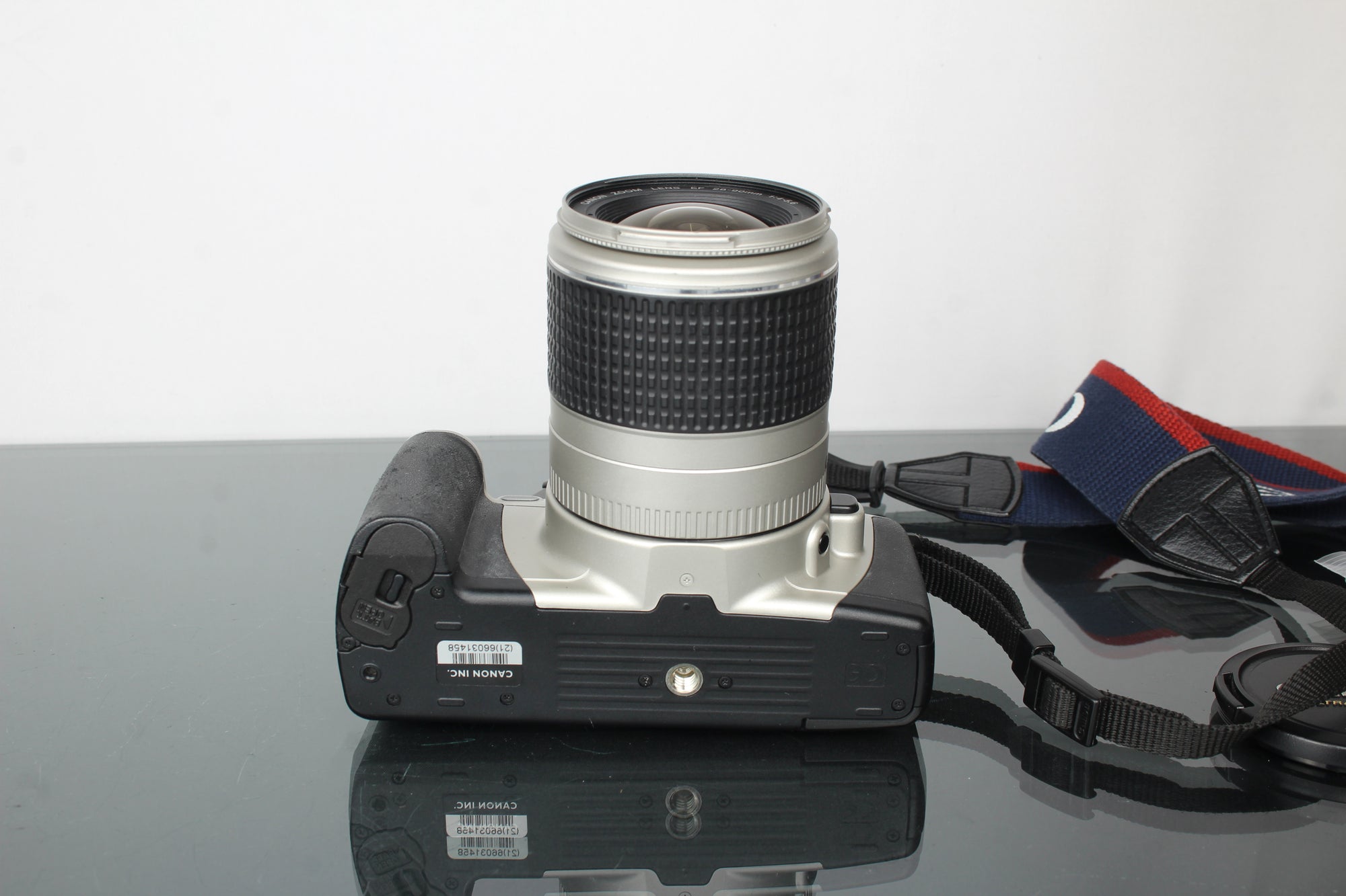 Canon EOS 300 + 28-90mm 1:4-5.6 Canon EF lens