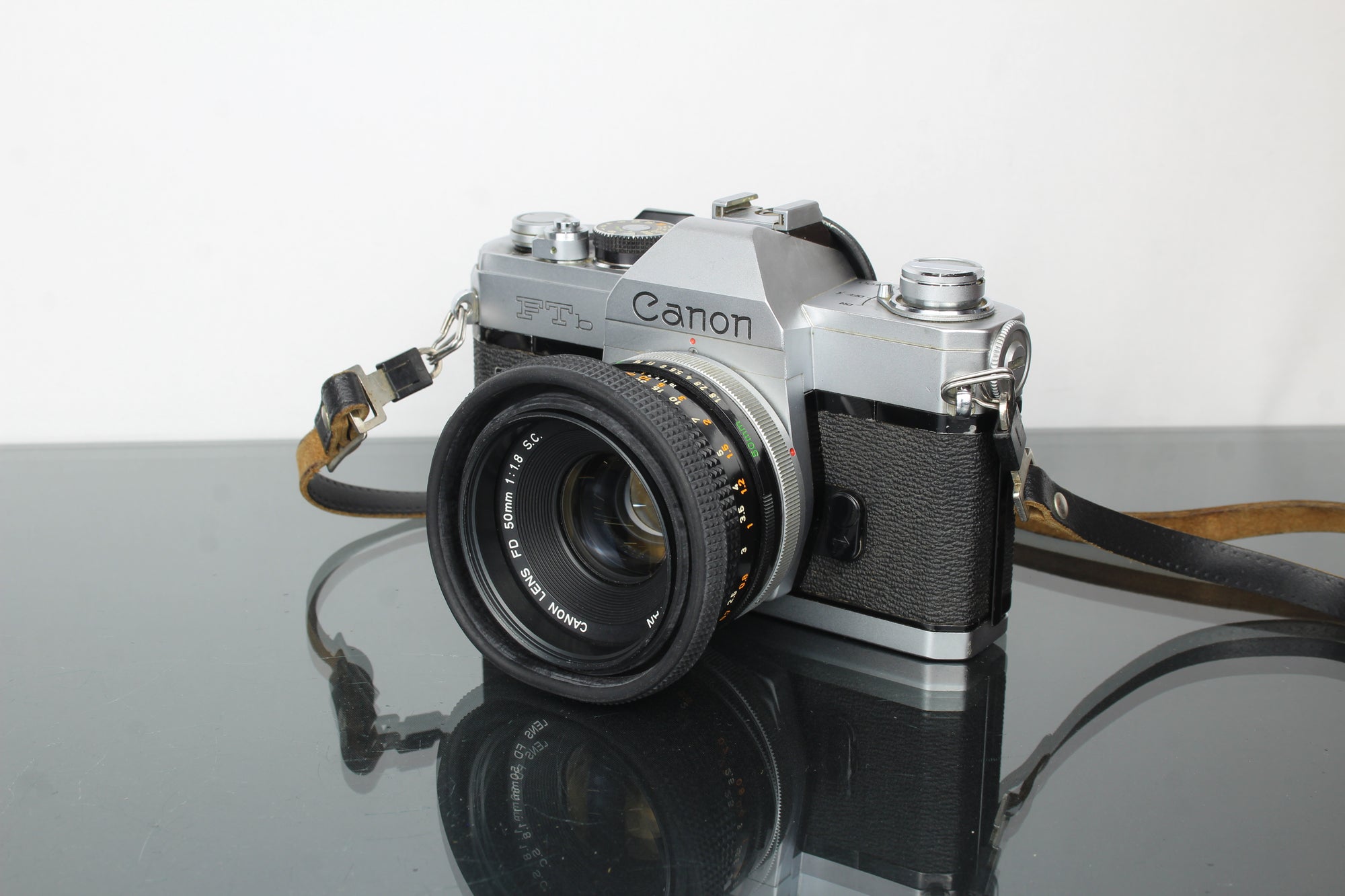 Canon FTb + Canon FD 50mm 1:1.8 lens