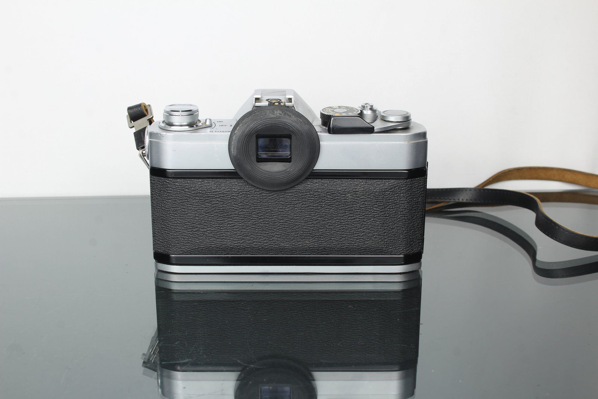 Canon FTb + Canon FD 50mm 1:1.8 lens