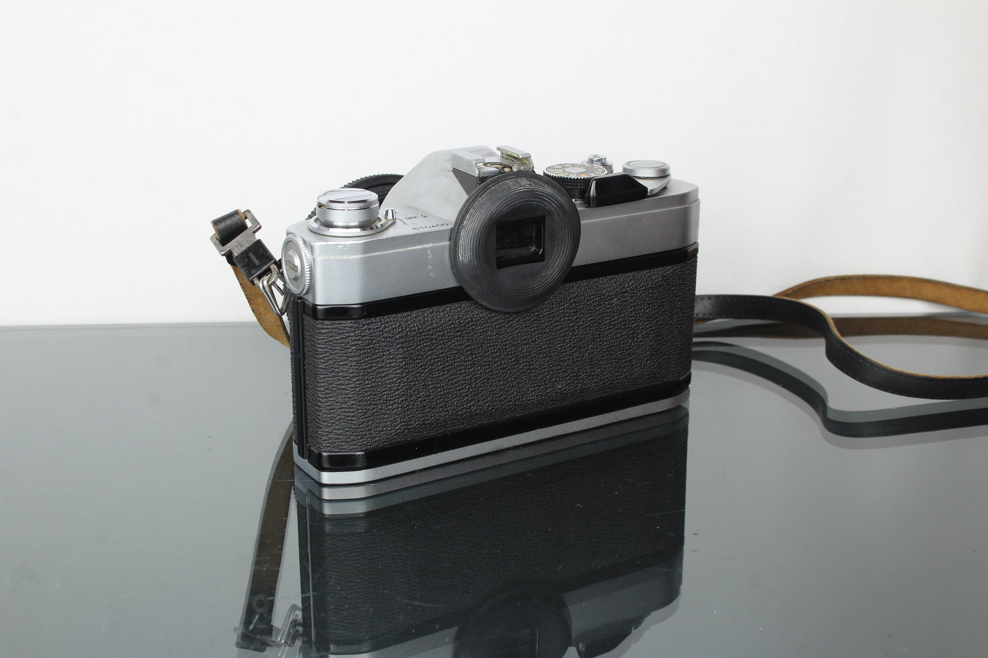 Canon FTb + Canon FD 50mm 1:1.8 lens