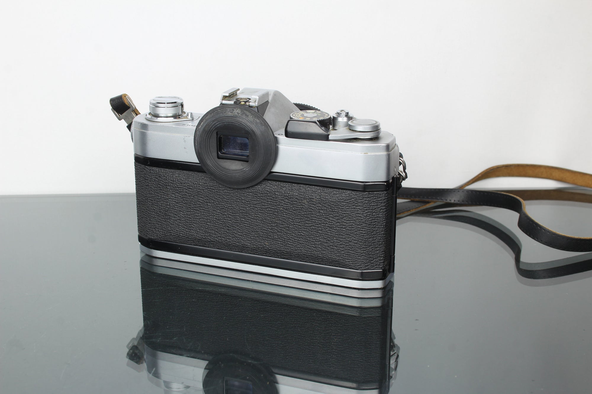 Canon FTb + Canon FD 50mm 1:1.8 lens