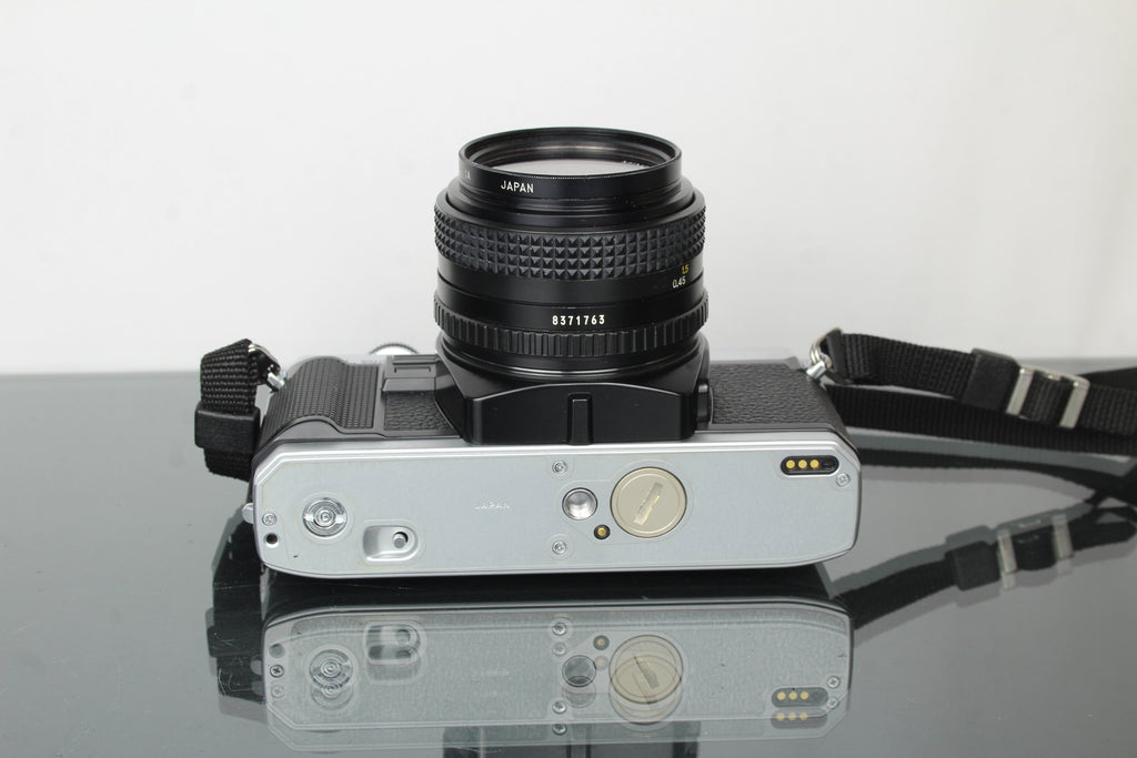 Minolta X-300 + Minolta MD 50mm 1:1.7 lens