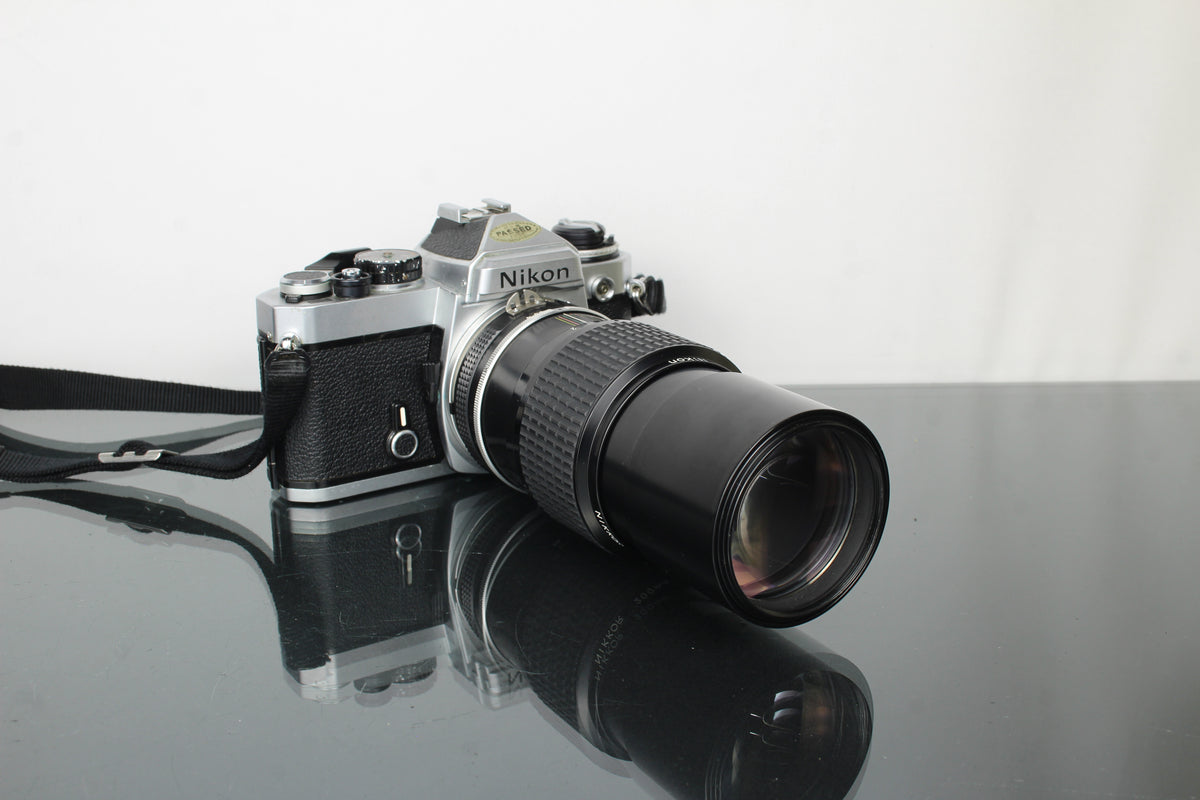 Nikon FE + Nikkor 200mm 1:4 lens