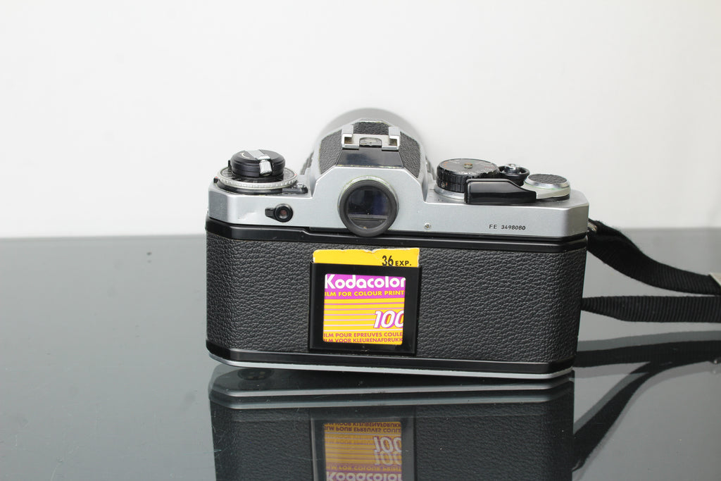 Nikon FE + Nikkor 200mm 1:4 lens