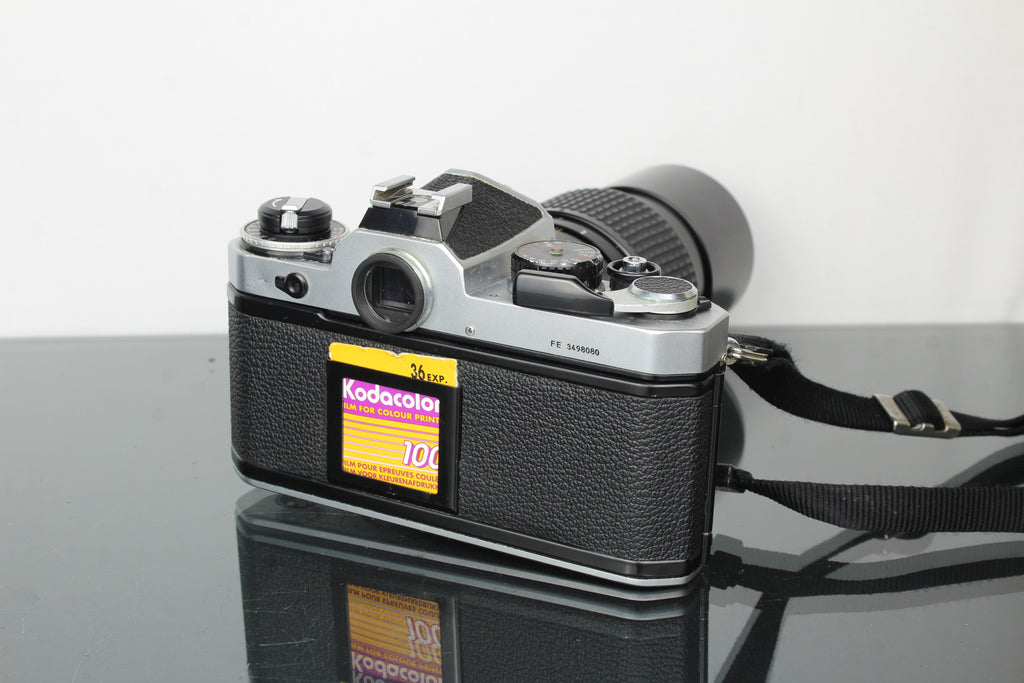 Nikon FE + Nikkor 200mm 1:4 lens