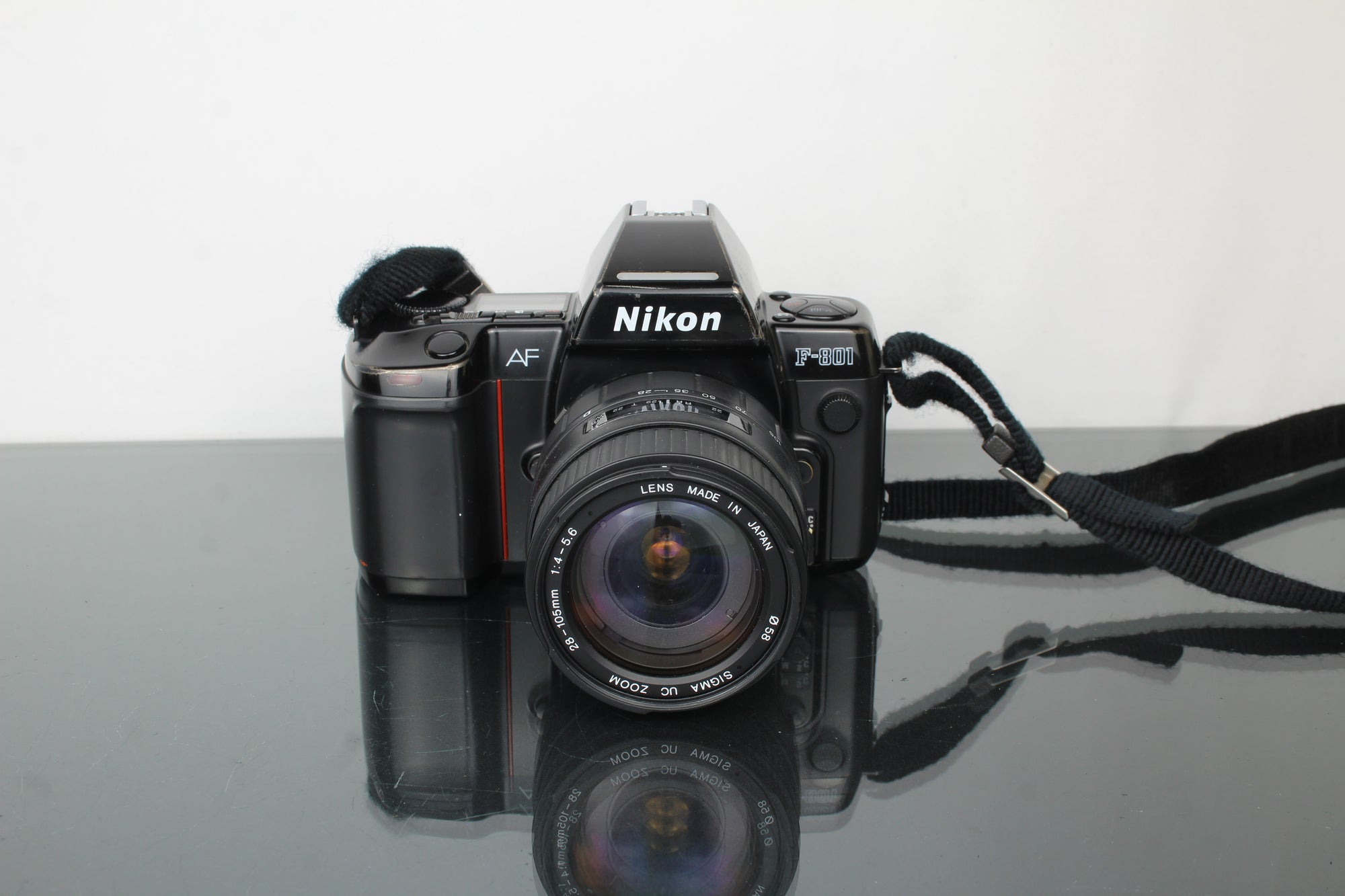 Nikon AF F-801 + Sigma 28-105mm 1:4-5,6 lens (Nikon F mount)