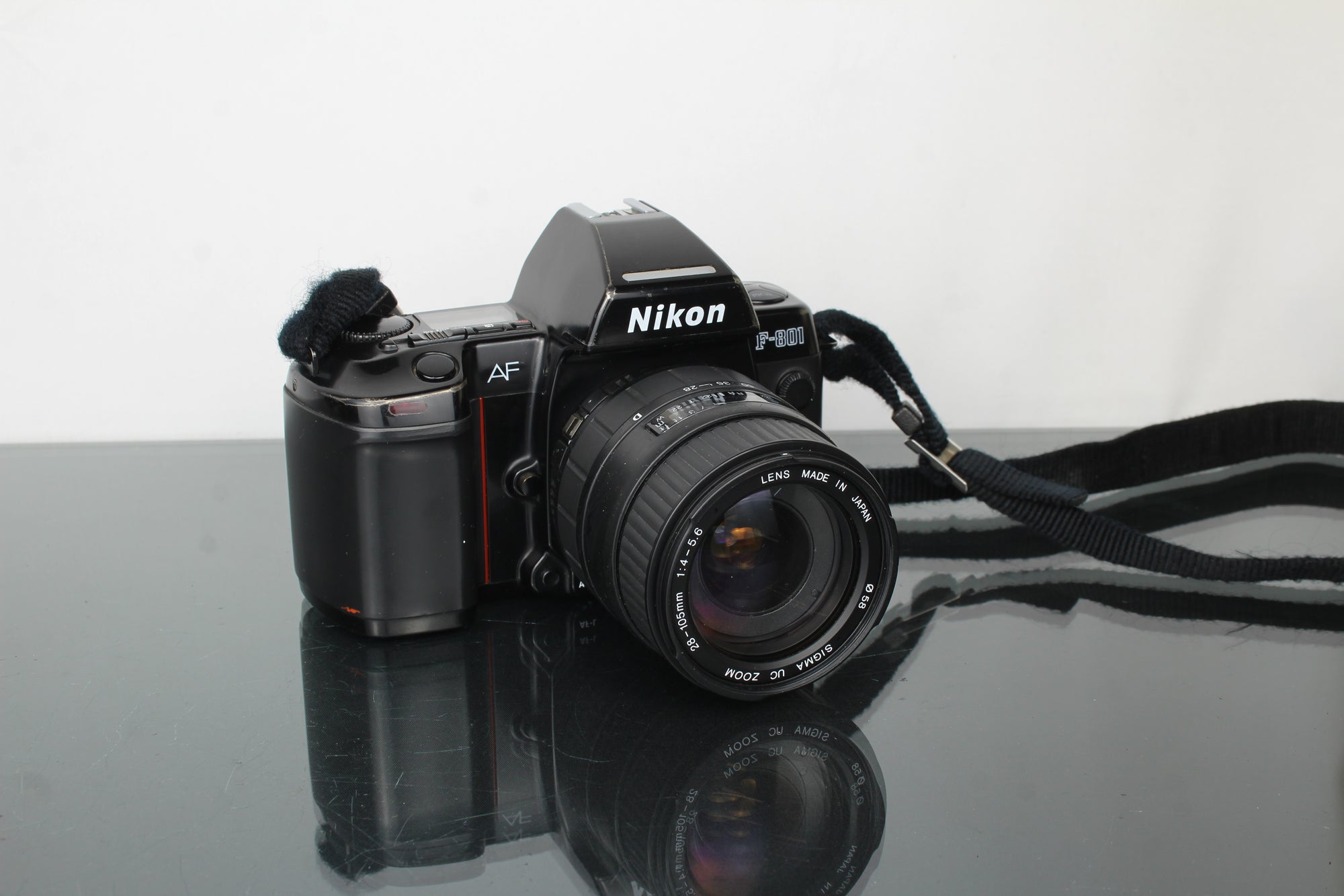 Nikon AF F-801 + Sigma 28-105mm 1:4-5,6 lens (Nikon F mount)