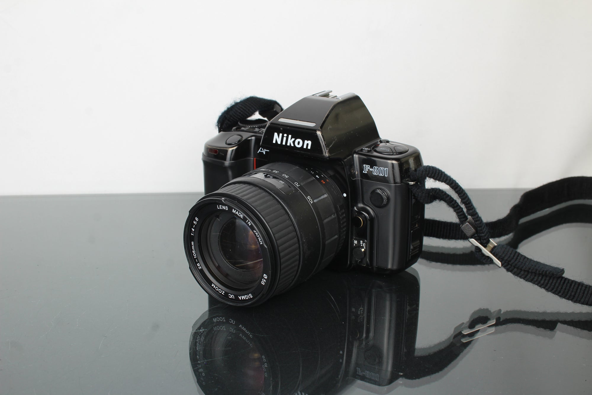 Nikon AF F-801 + Sigma 28-105mm 1:4-5,6 lens (Nikon F mount)