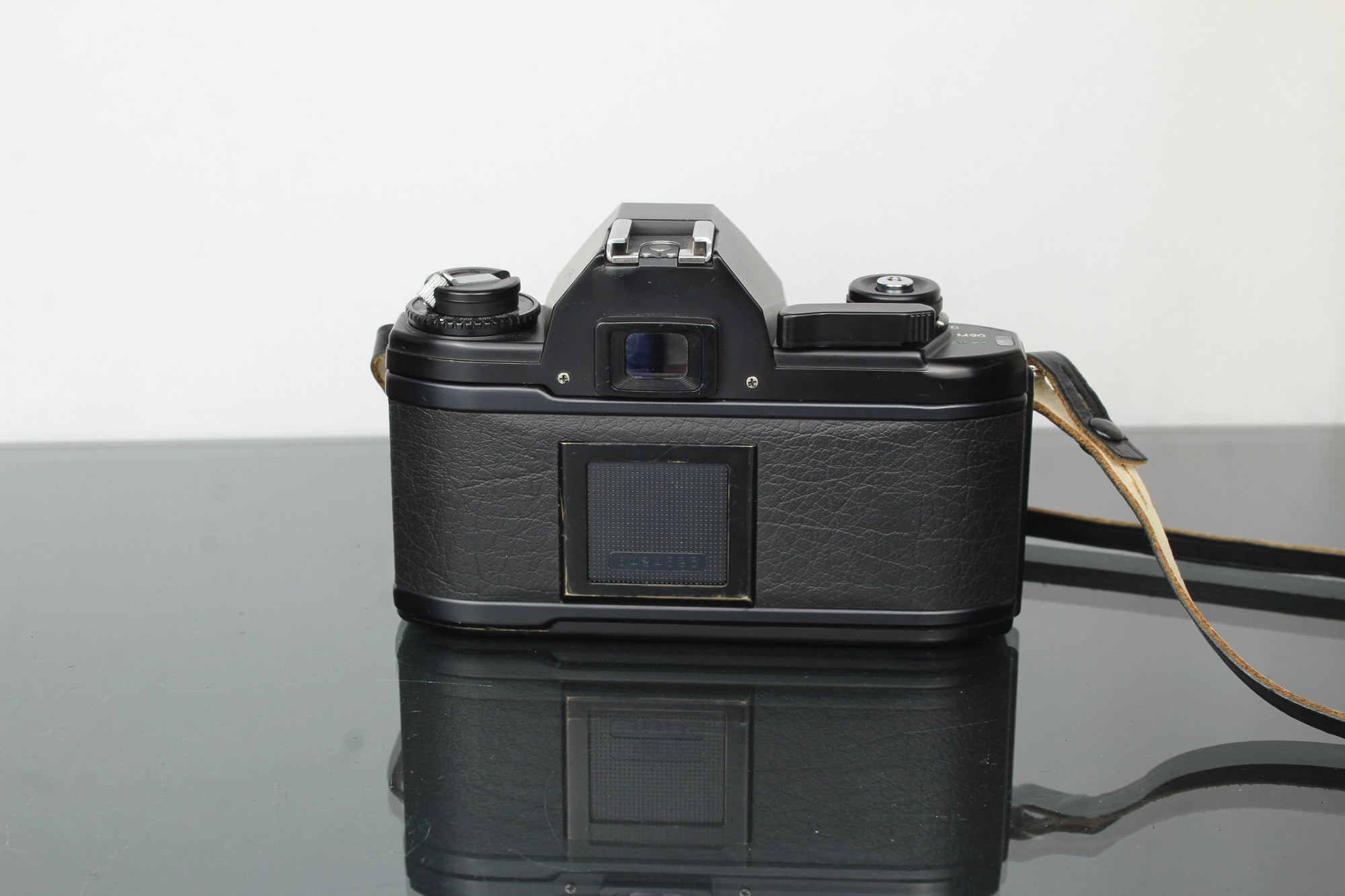 Nikon EM + Nikon E 50mm 1:1.8 Nikon F-mount lens