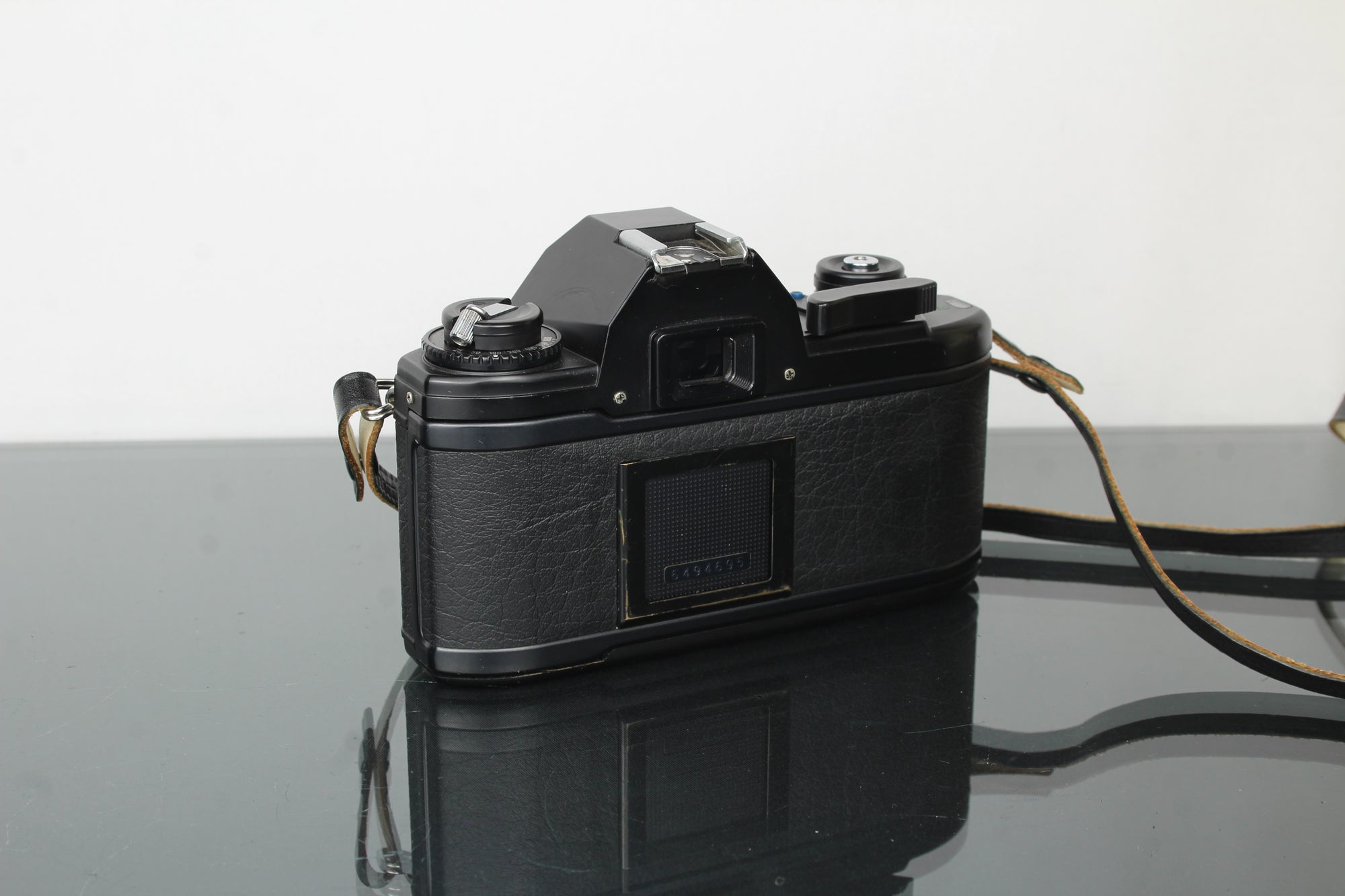 Nikon EM + Nikon E 50mm 1:1.8 Nikon F-mount lens