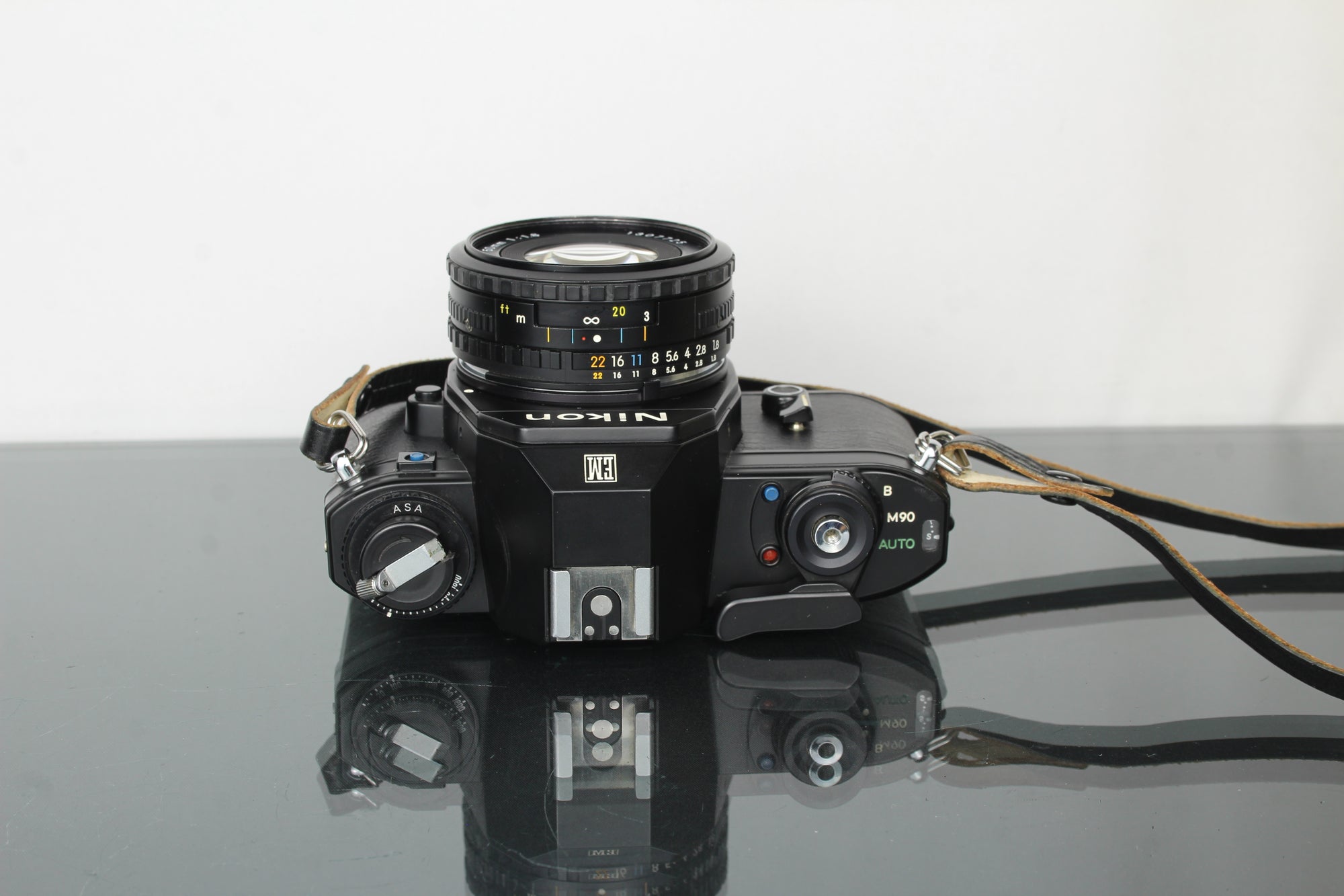 Nikon EM + Nikon E 50mm 1:1.8 Nikon F-mount lens