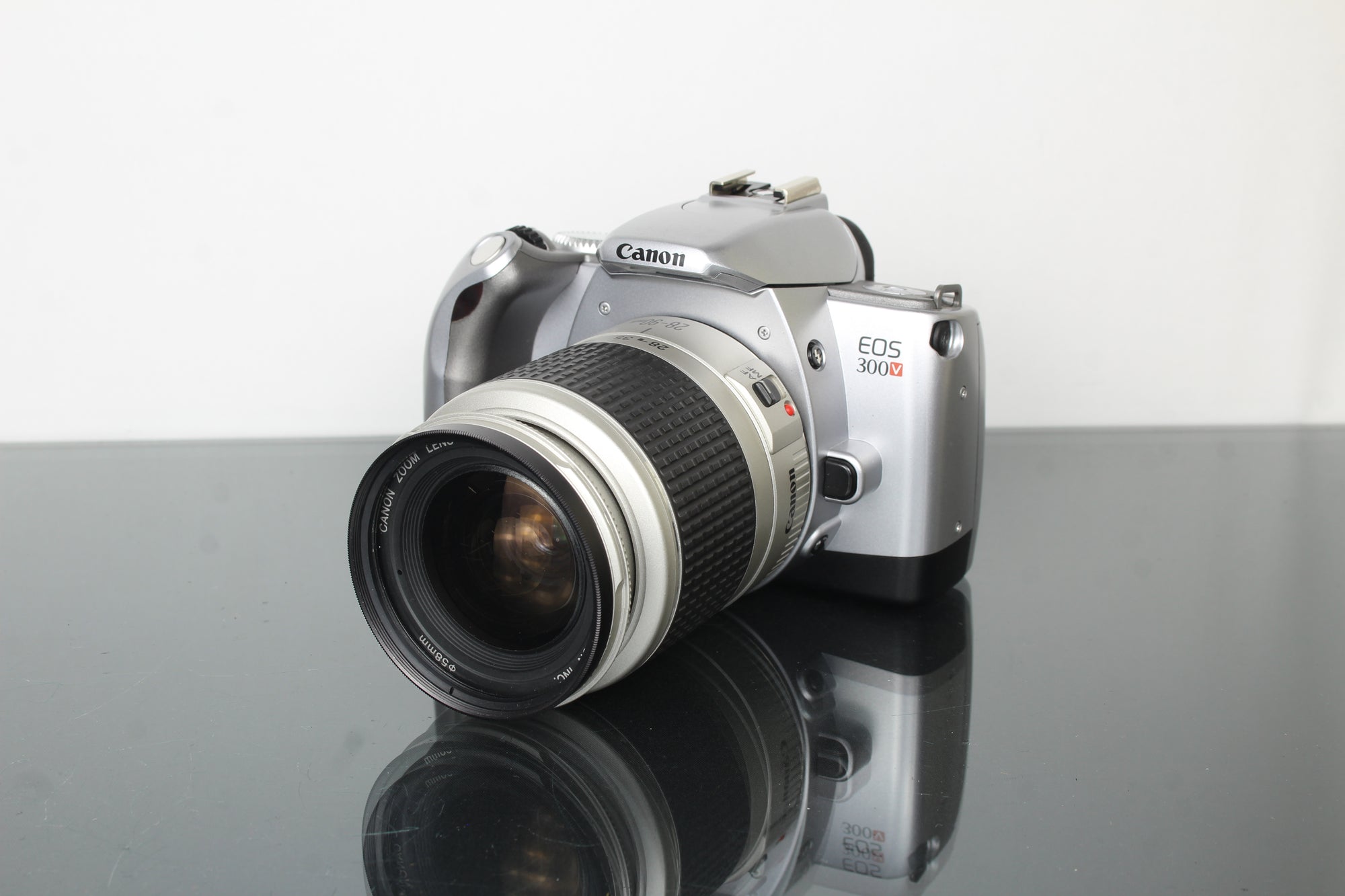 Canon EOS 300V + Canon 28-90mm 1:4-5,6 lens