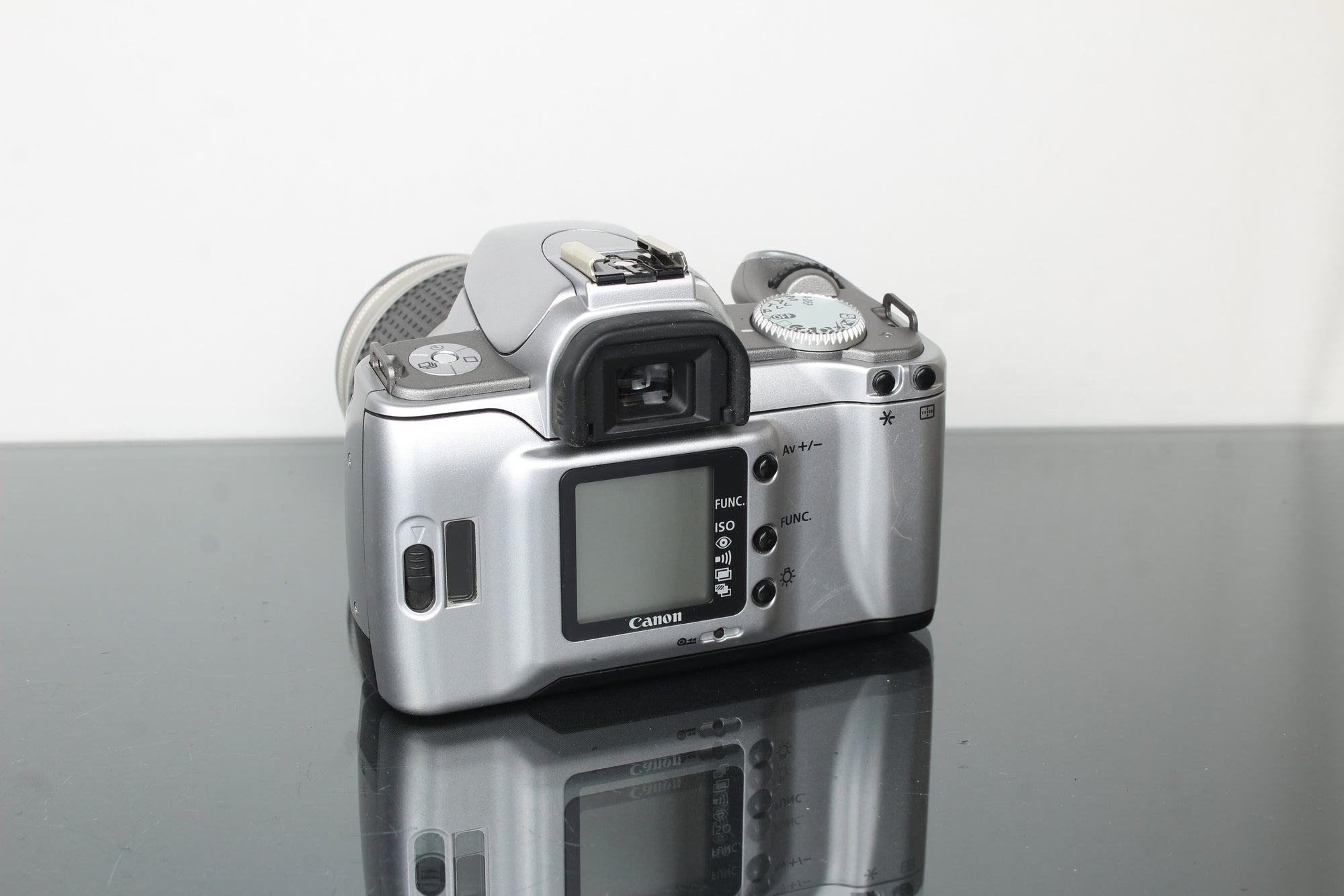 Canon EOS 300V + Canon 28-90mm 1:4-5,6 lens