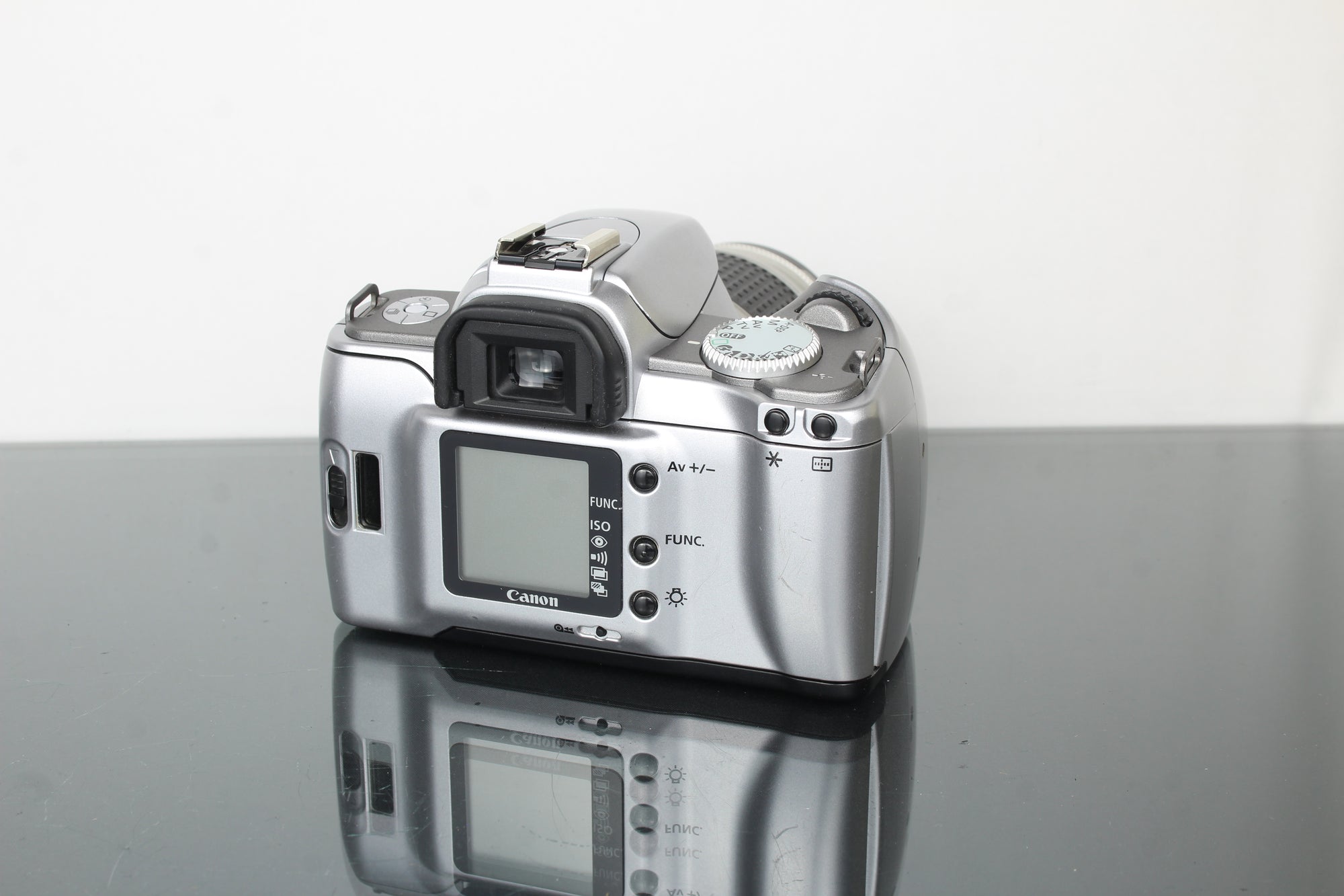 Canon EOS 300V + Canon 28-90mm 1:4-5,6 lens