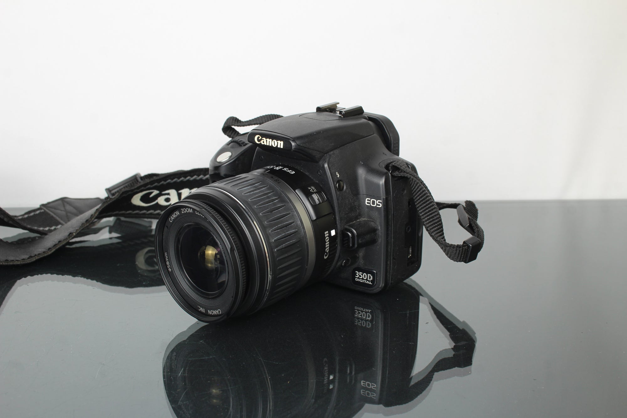 Canon EOS 350D + 18-55mm 1:3.5-5.6 Canon lens