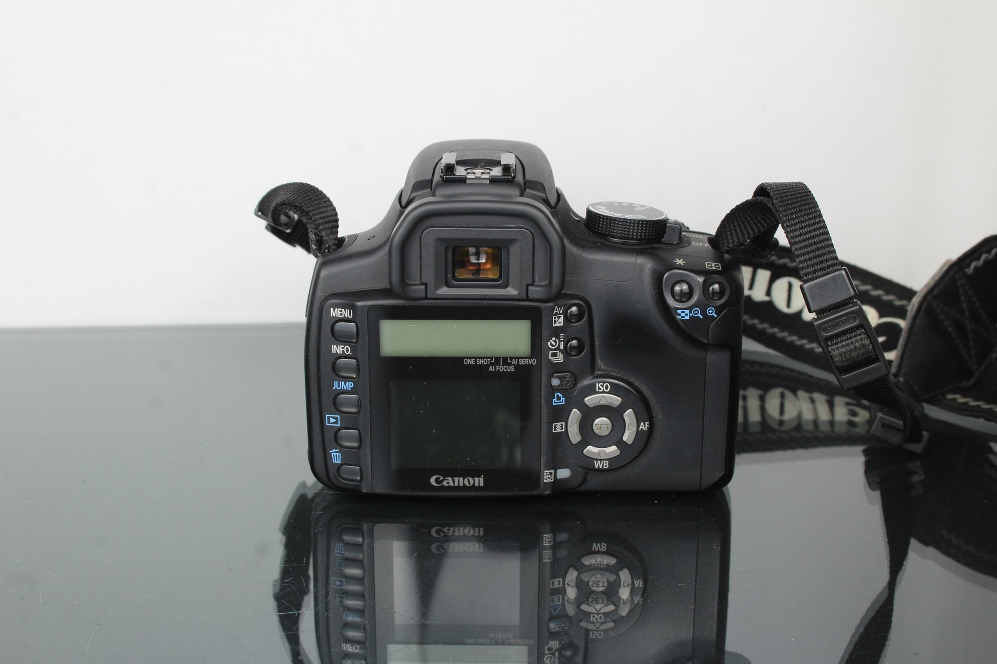 Canon EOS 350D + 18-55mm 1:3.5-5.6 Canon lens