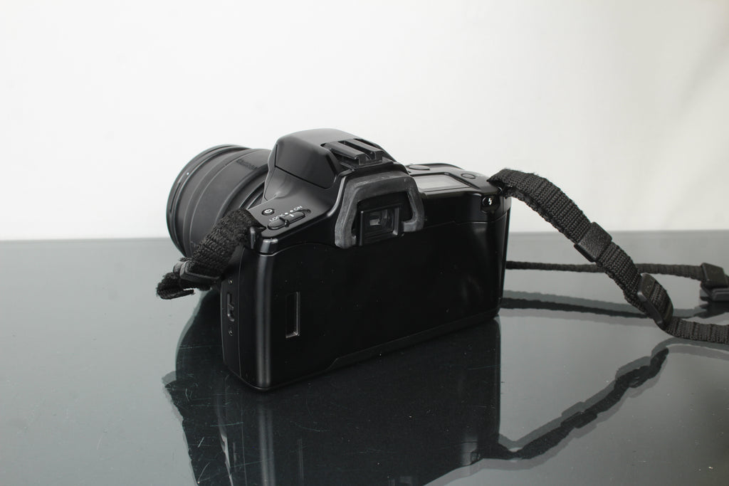 Minolta Dynax 3xi + 24-70mm 1:3.3-5.6 Minolta AF lens