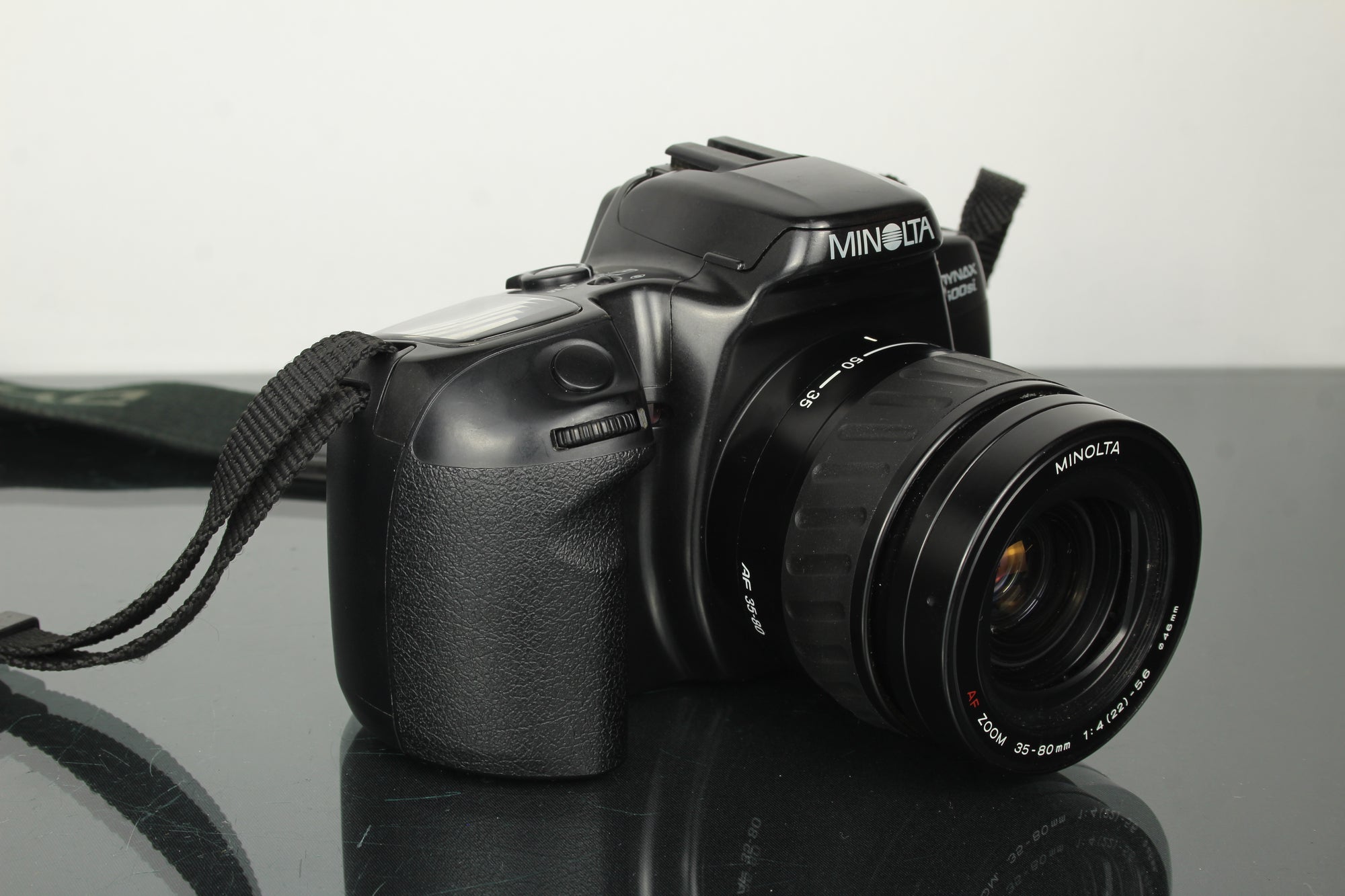 Minolta Dynax 500si + 35-80mm 1:4-5,6 lens