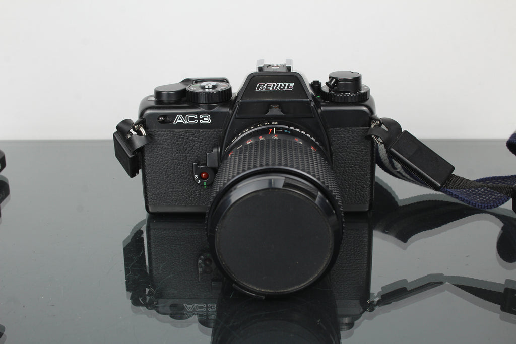 Revue AC3 + Revuenon 35-70mm 1:2.8-3.8 lens