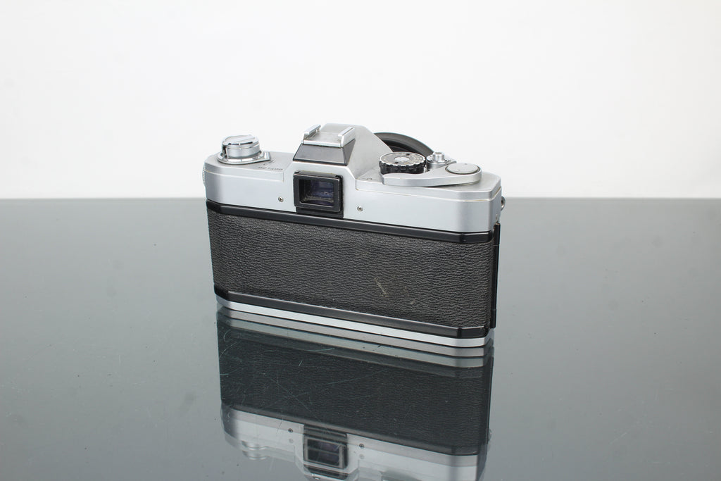 Canon FT QL + Canon FL 50mm 1:1.8 lens