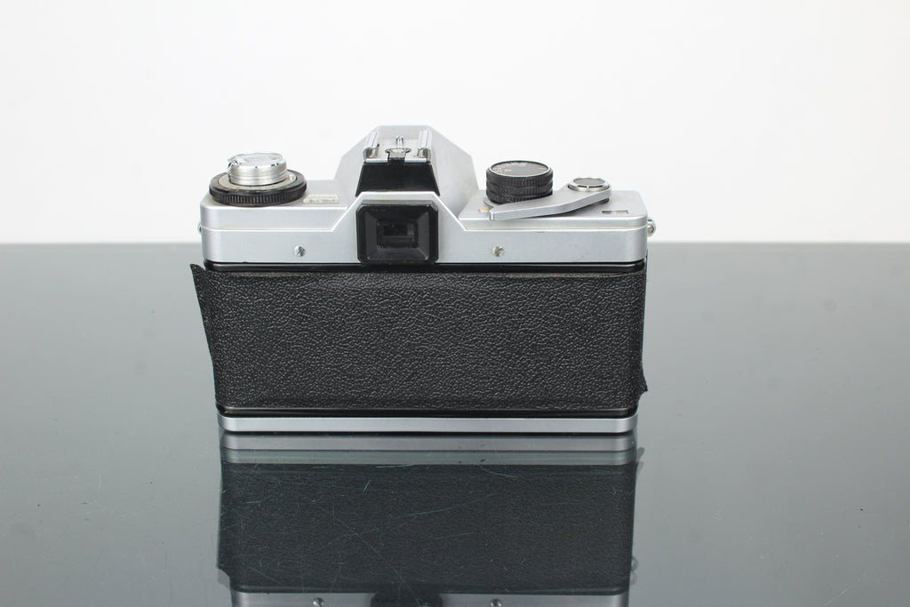 Praktica LB + Domiplan 50mm f/2.8 M42 lens