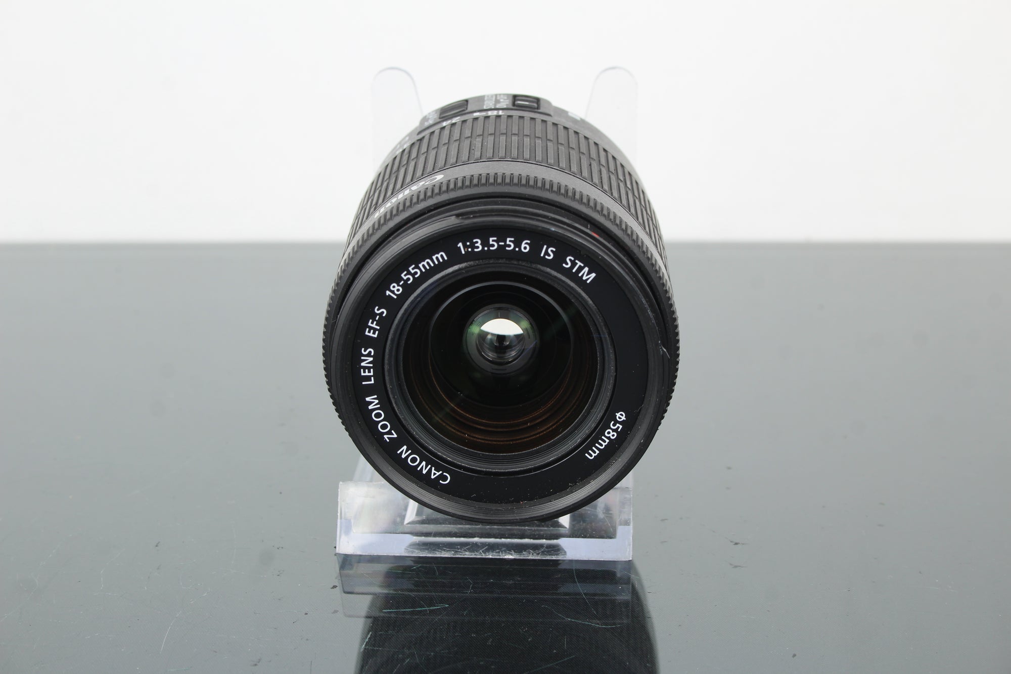 Canon Zoom EF-S 18-55mm 1:3.5-5.6 EF-S Mount