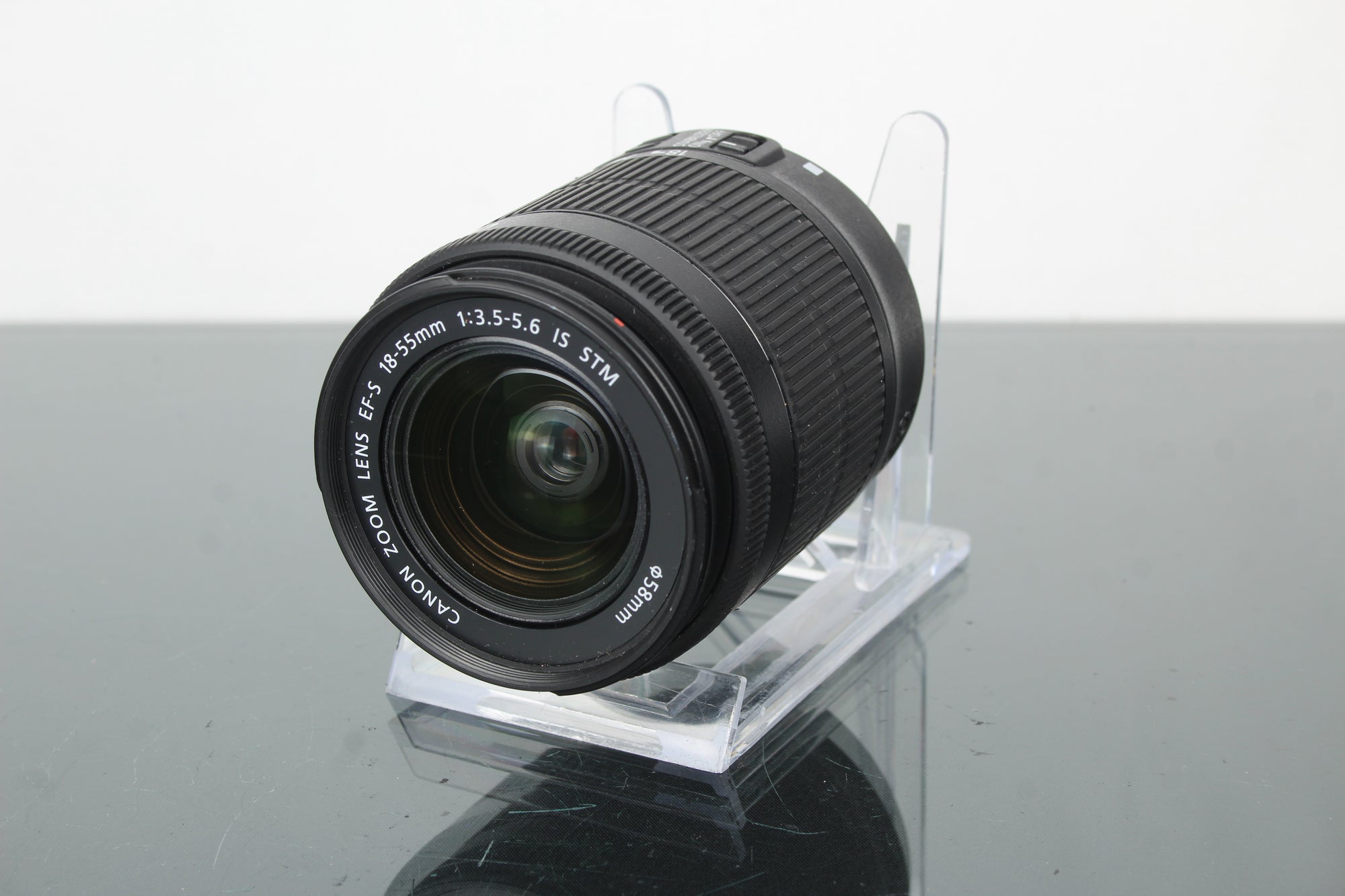 Canon Zoom EF-S 18-55mm 1:3.5-5.6 EF-S Mount