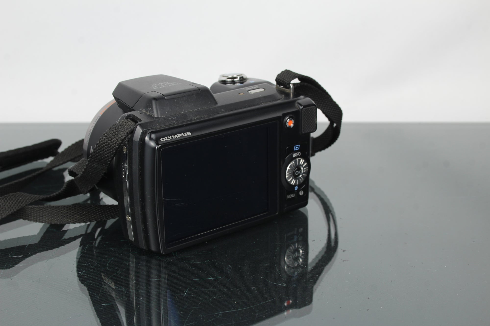 Olympus SP-610UZ