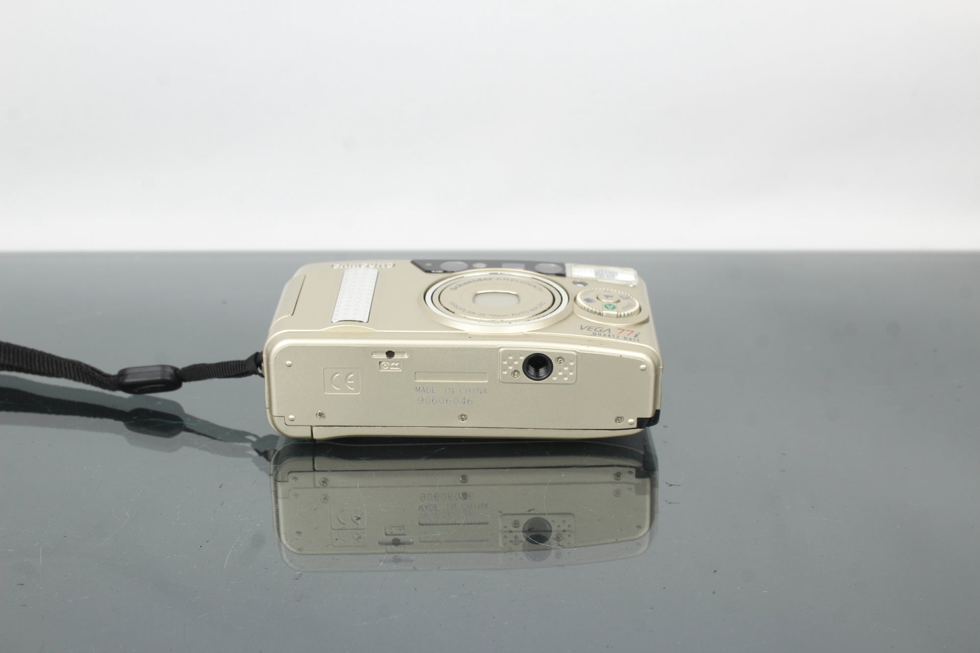 Samsung Vega 77i Quartz Date