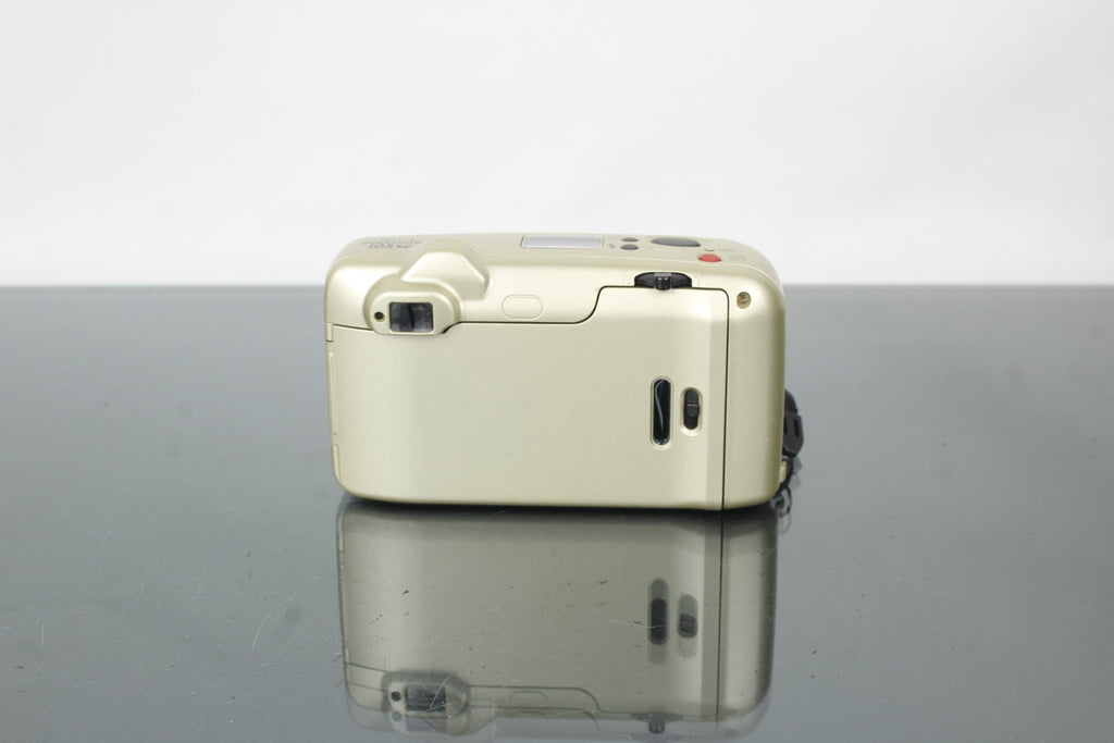 Yashica Zoomate 105SE