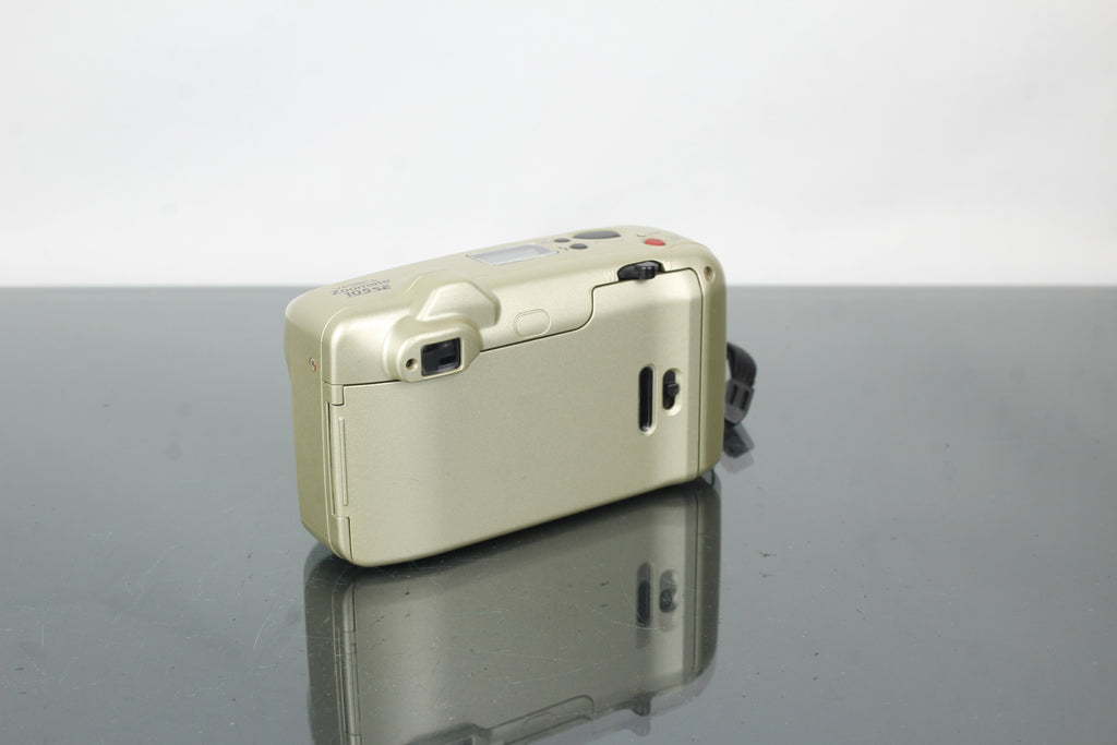 Yashica Zoomate 105SE