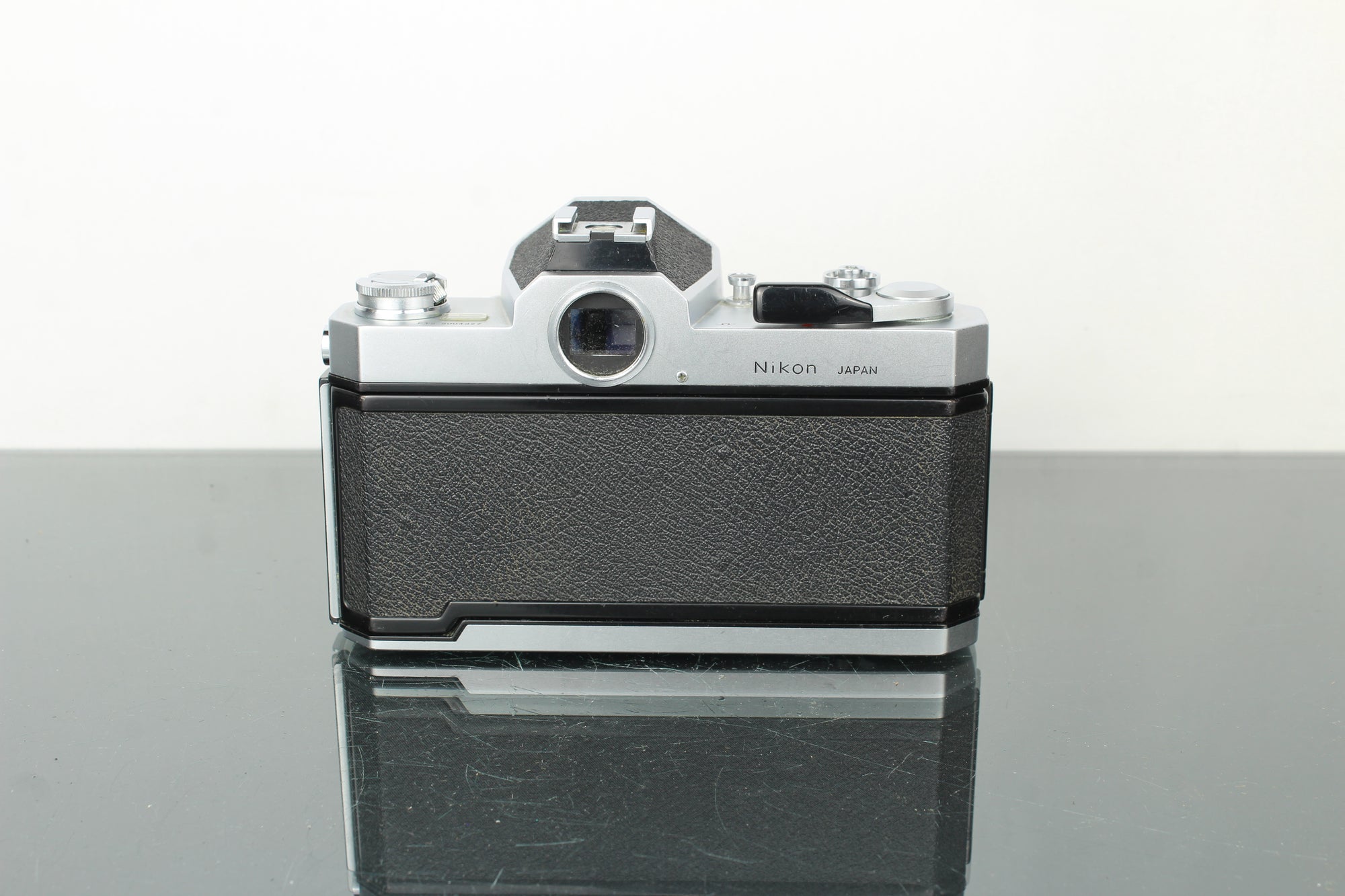 Nikkormat FT-2 + 50mm 1:2 Nikkor lens