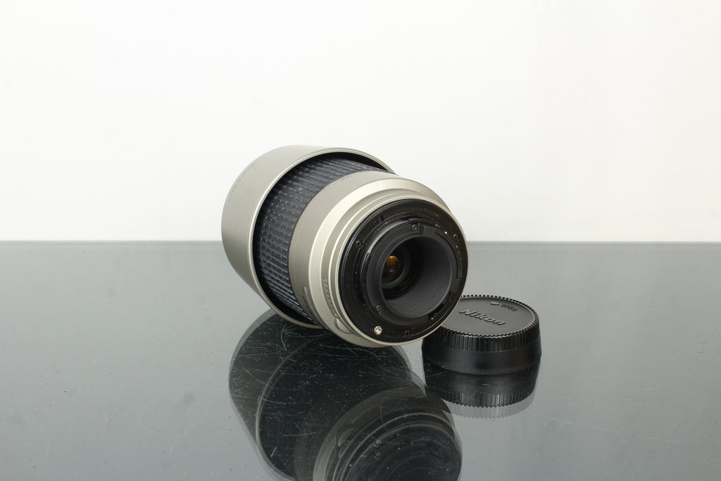 Nikon Nikkor F AF G Zoom 70-300mm f/4-5.6 F-mount lens