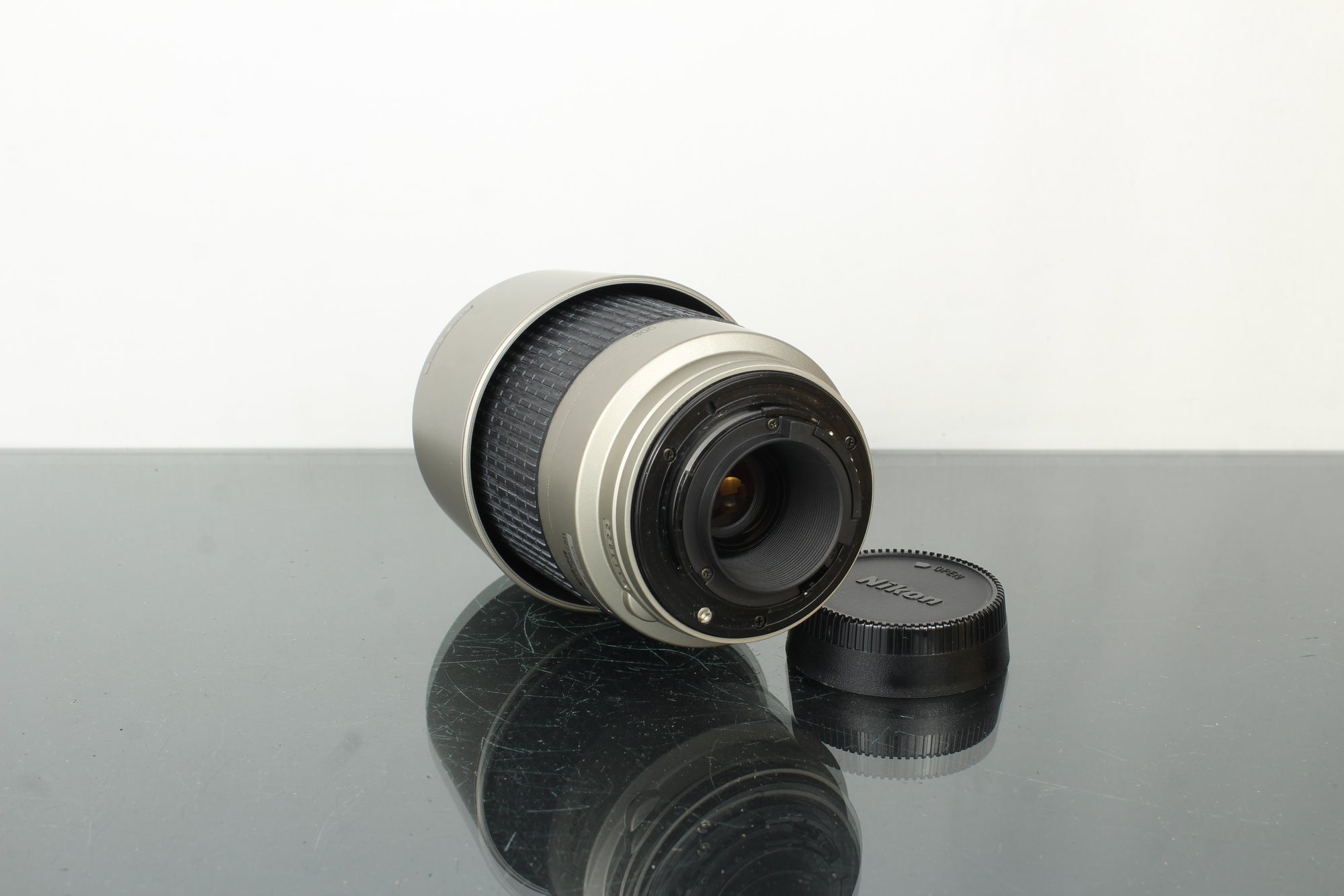 Nikon Nikkor F AF G Zoom 70-300mm f/4-5.6 F-mount lens