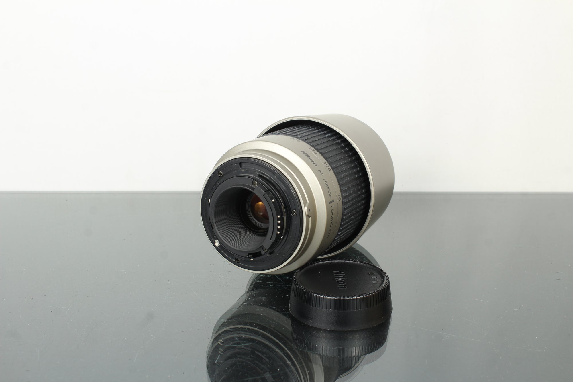 Nikon Nikkor F AF G Zoom 70-300mm f/4-5.6 F-mount lens