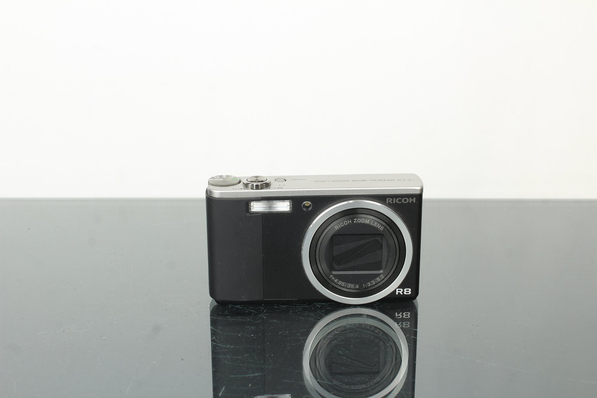 Ricoh R8