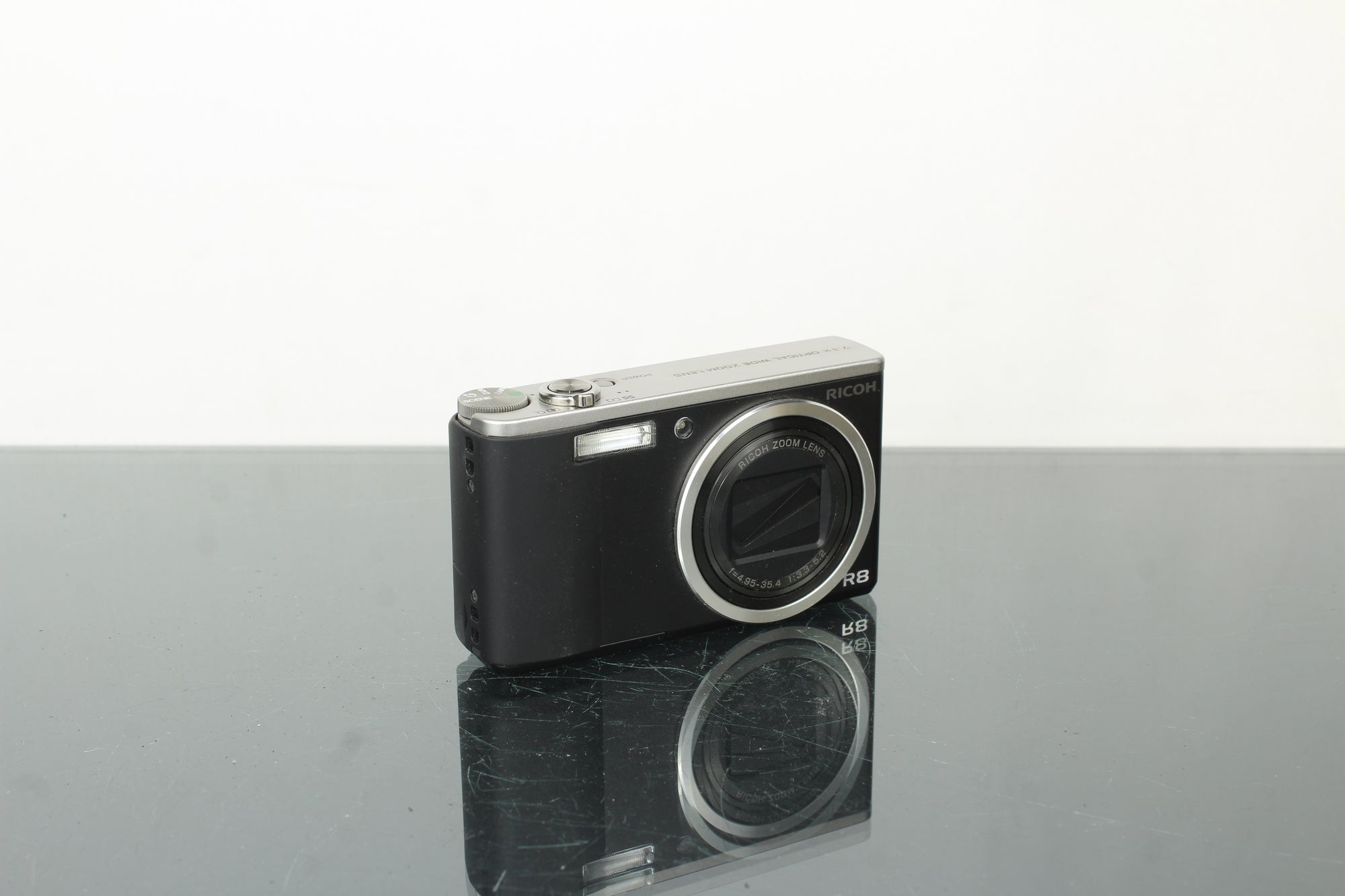 Ricoh R8