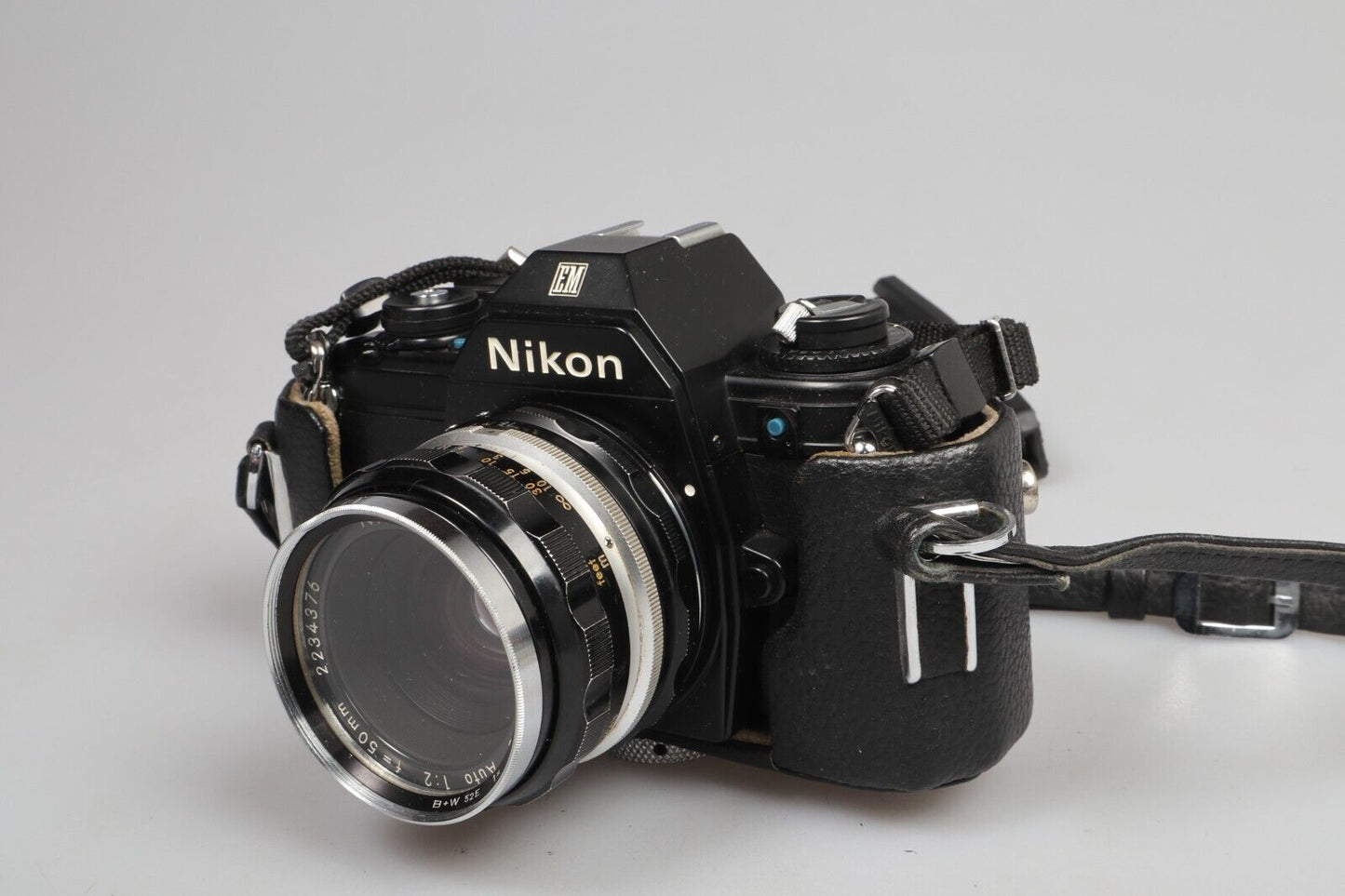 Nikon EM | Cámara SLR de 35 mm | Lente Nikkor HC 1:2 de 50 mm