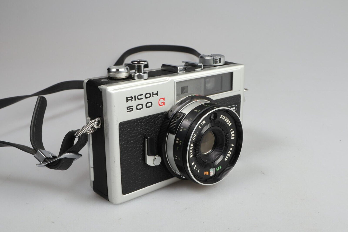 Ricoh 500 G | 35mm Meetzoekercamera | Zwart/Zilver 