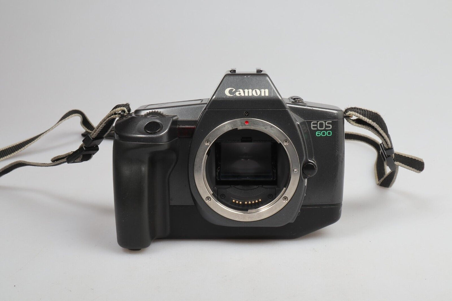 Canon EOS 600 | Cámara de película SLR de 35 mm | Sólo cuerpo