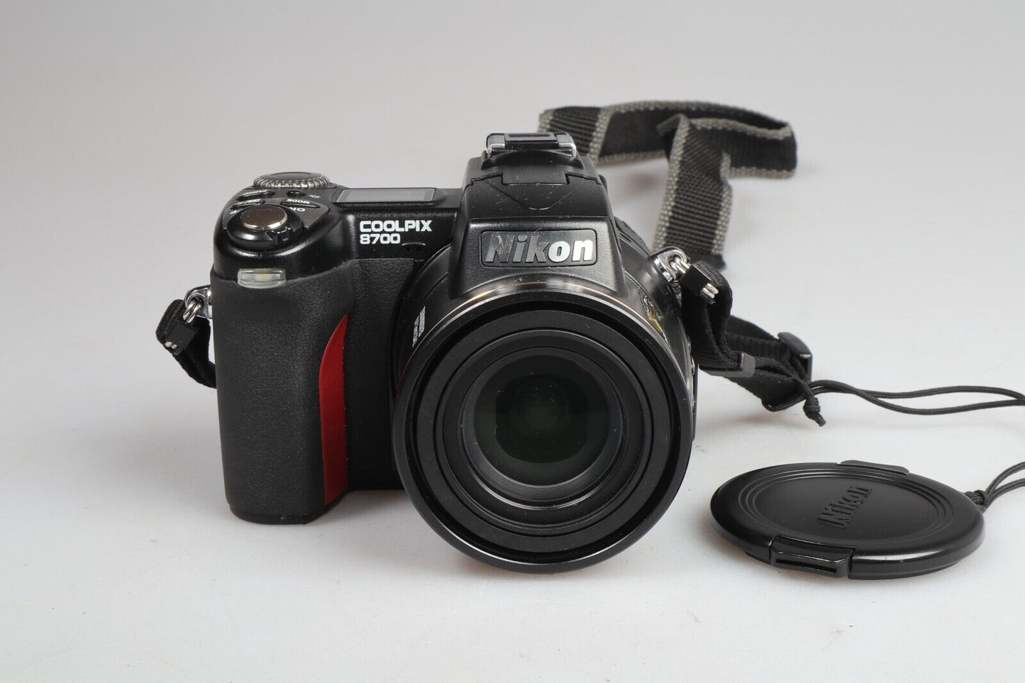 Nikon Coolpix 8700 | Digitale camera | 8 MP | Zwart