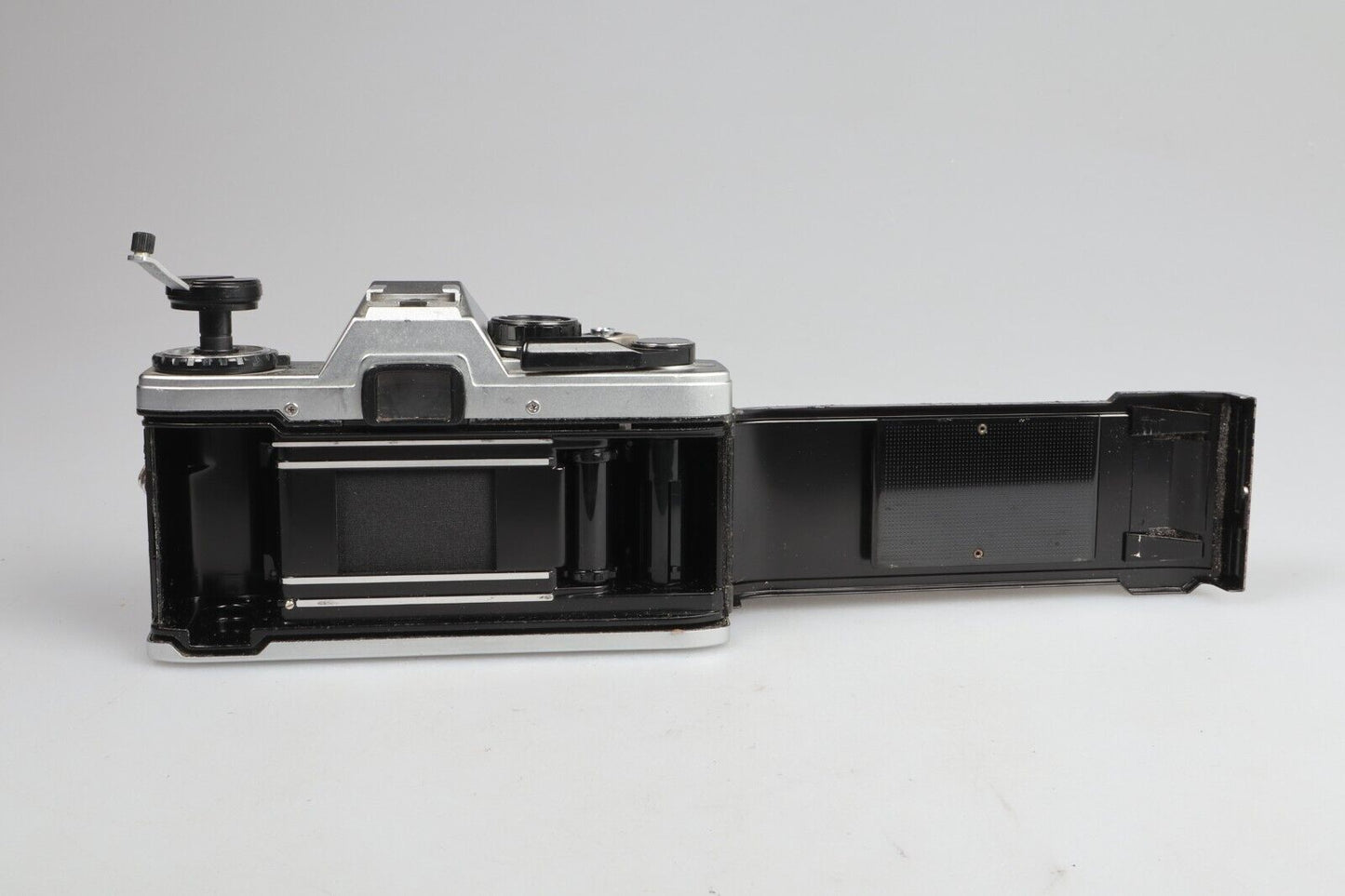 Olympus OM10 | 35mm SLR Film Camera | Body Only