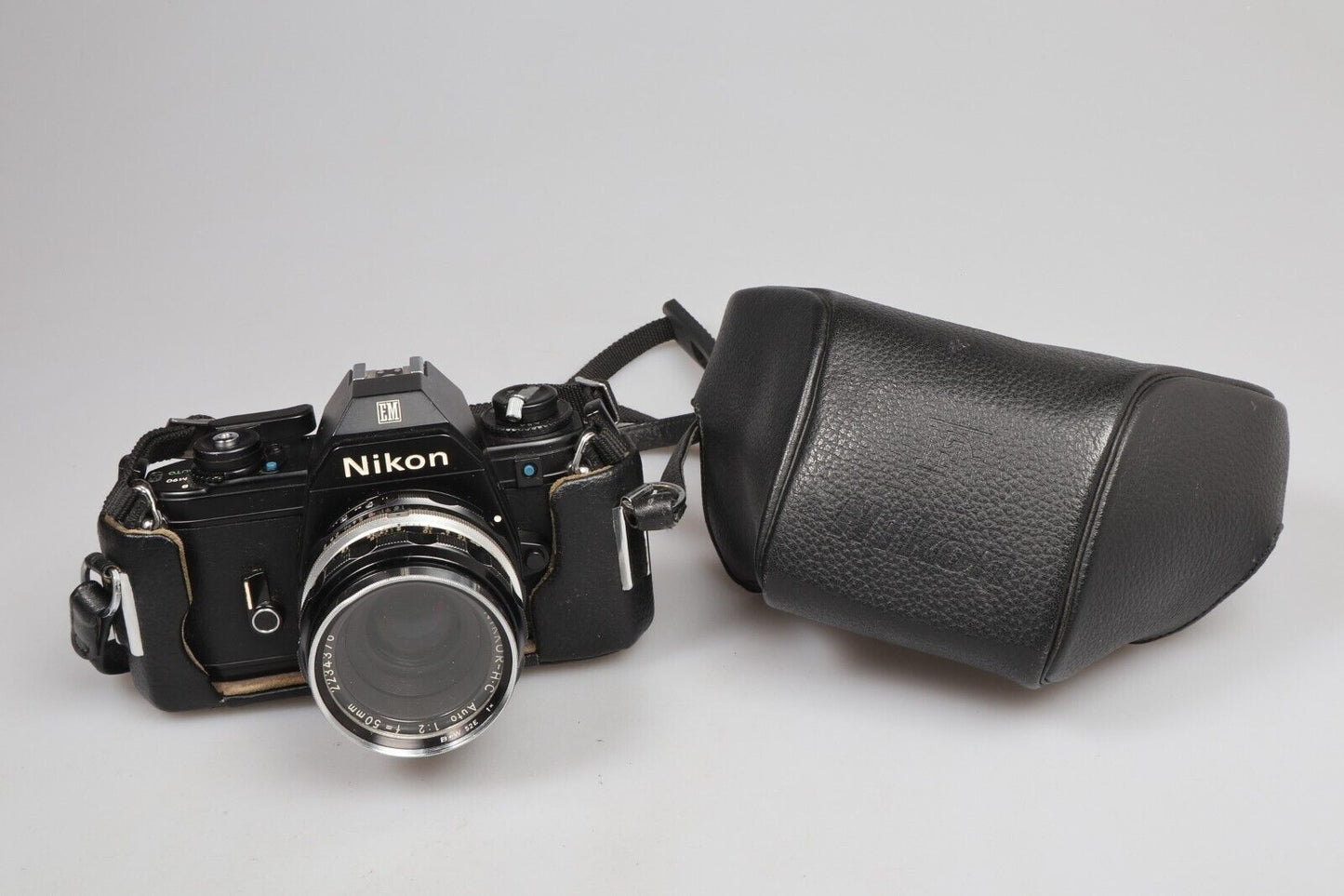 Nikon EM | Cámara SLR de 35 mm | Lente Nikkor HC 1:2 de 50 mm